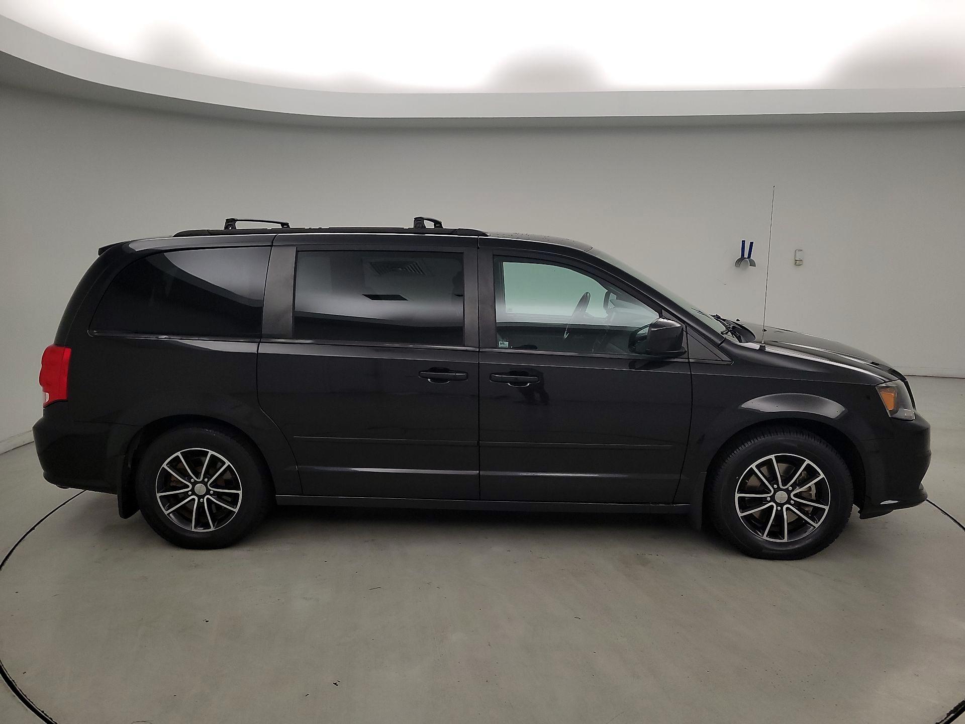 Thumbnail: 2015 Dodge Grand Caravan - 4