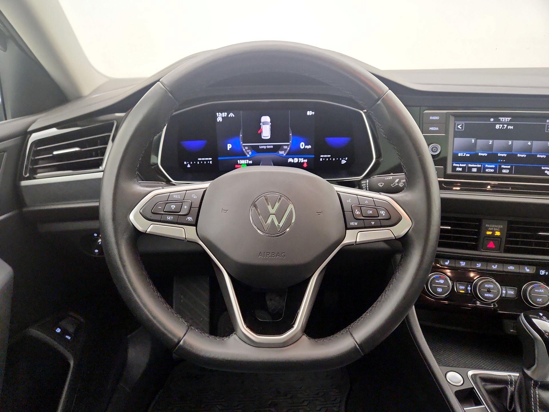 Thumbnail: 2023 Volkswagen Jetta - 10