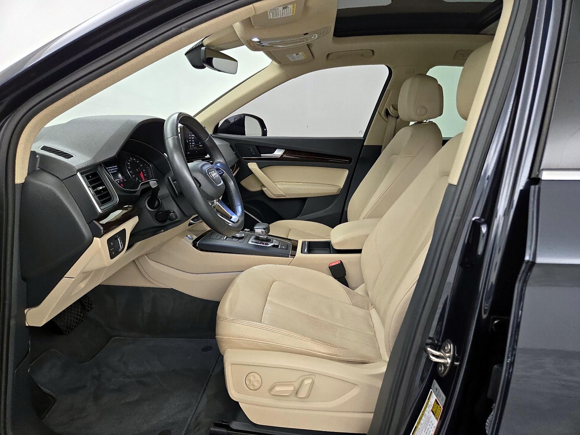 Thumbnail: 2019 Audi Q5 - 11