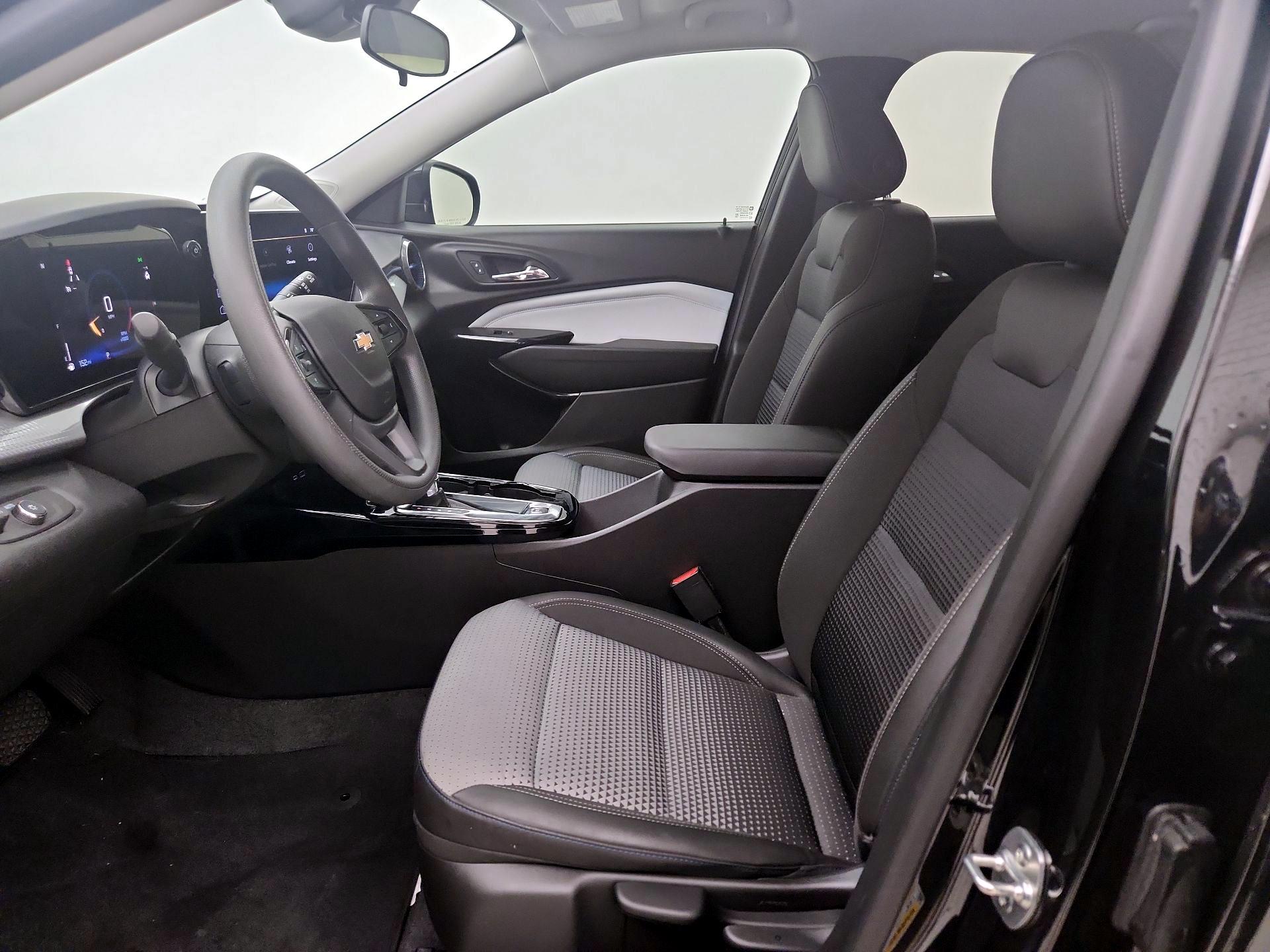 Thumbnail: 2025 Chevrolet Trax - 11