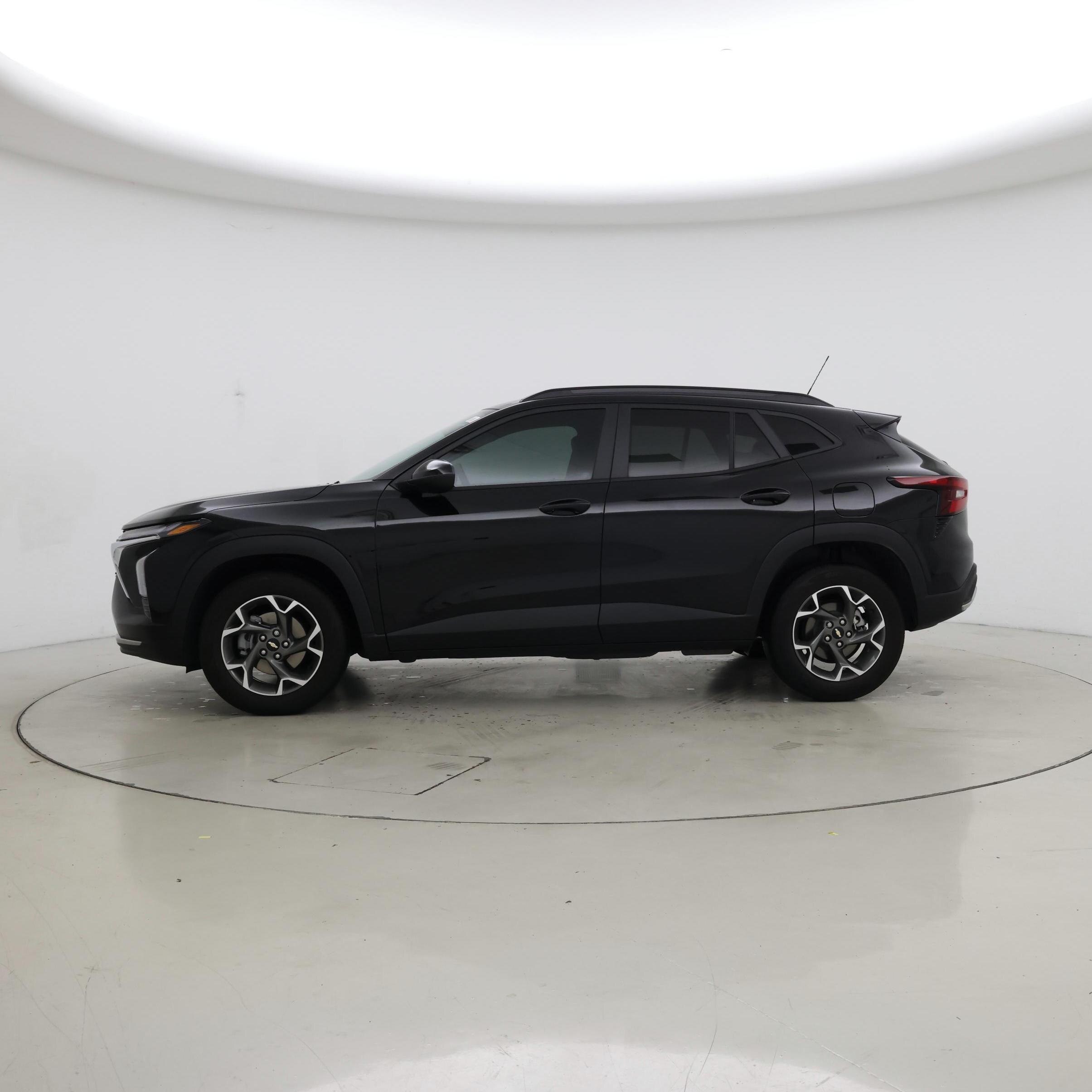 Thumbnail: 2025 Chevrolet Trax - 3