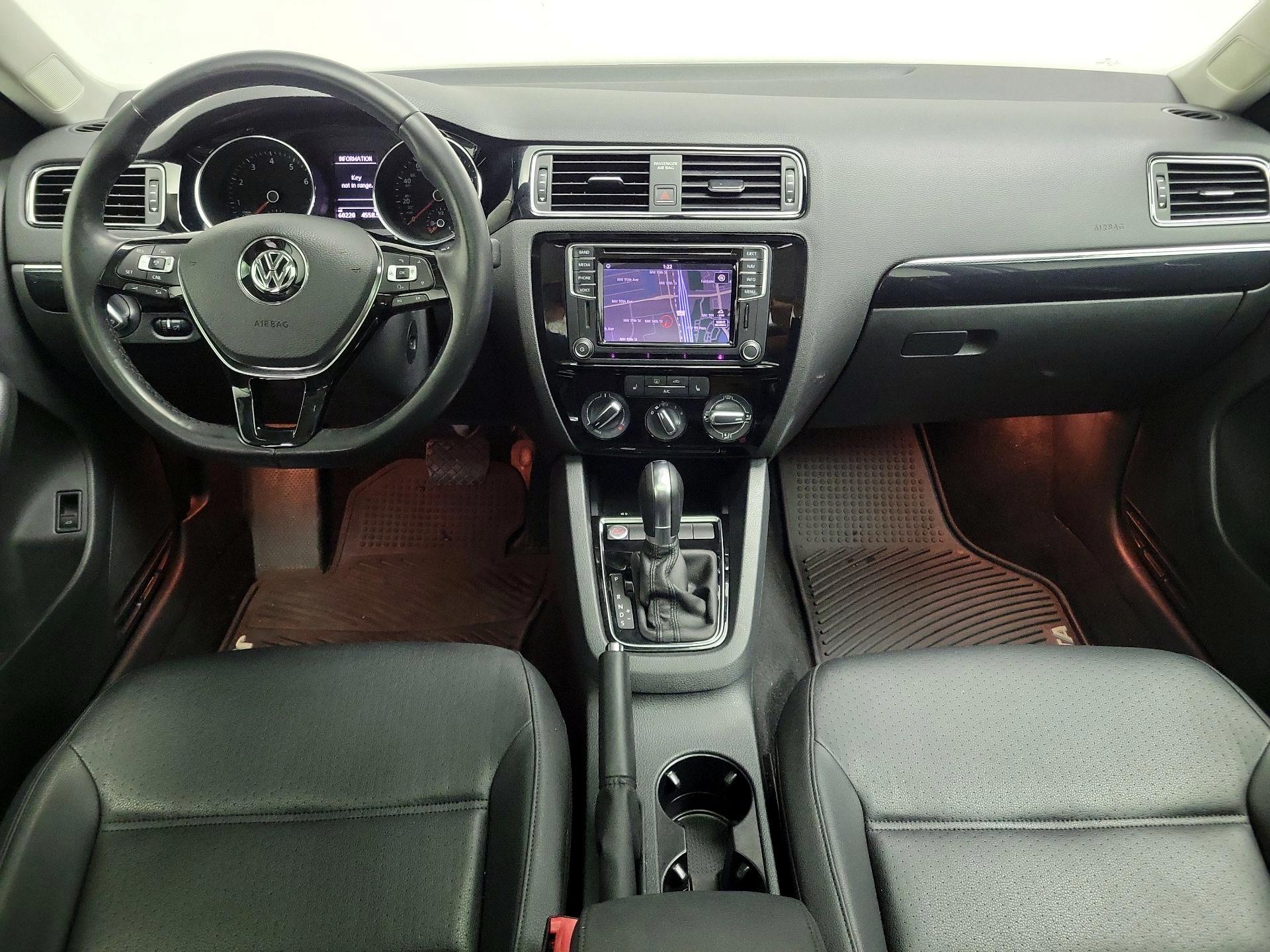 Thumbnail: 2016 Volkswagen Jetta - 9