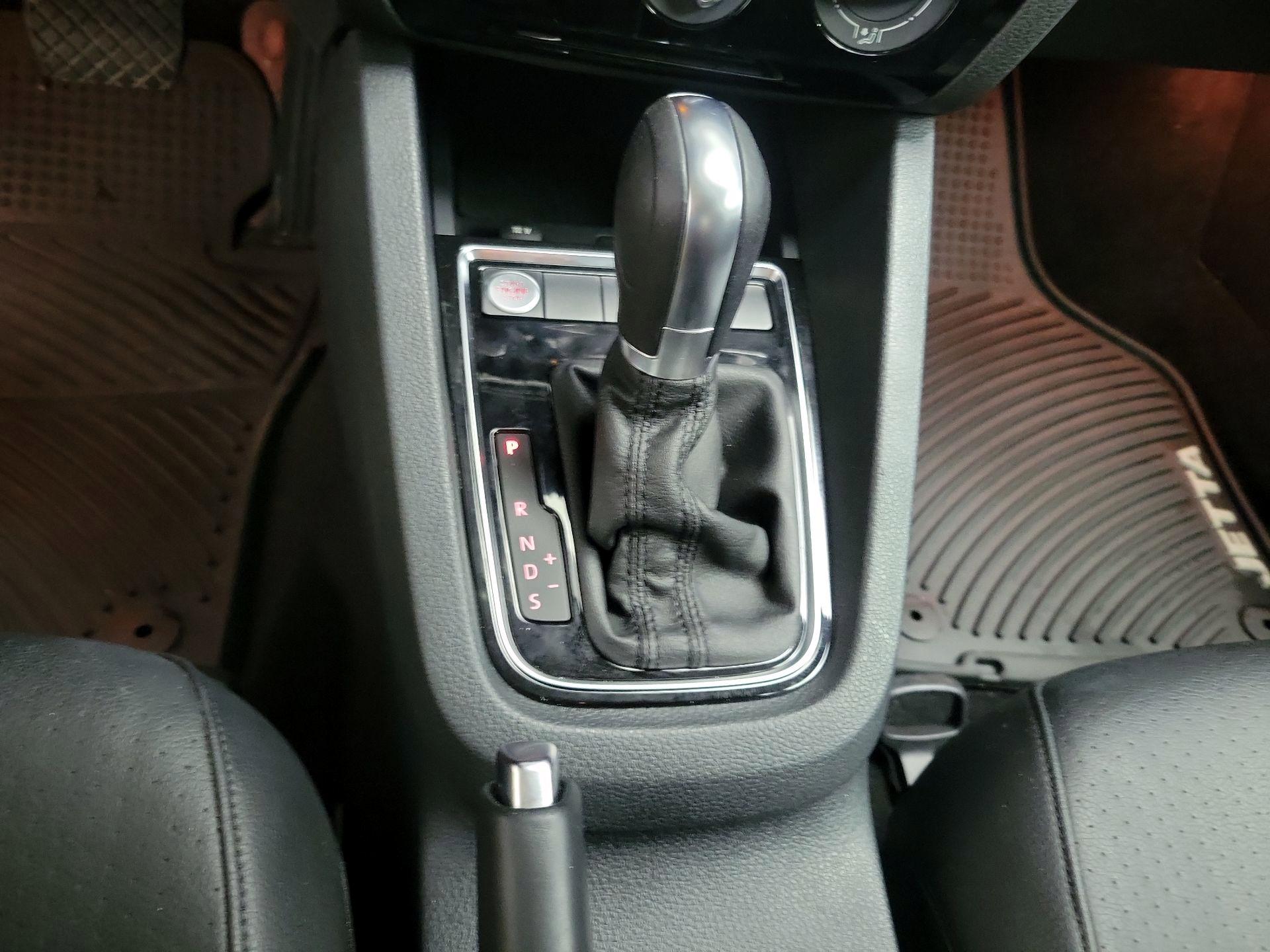 Thumbnail: 2016 Volkswagen Jetta - 18