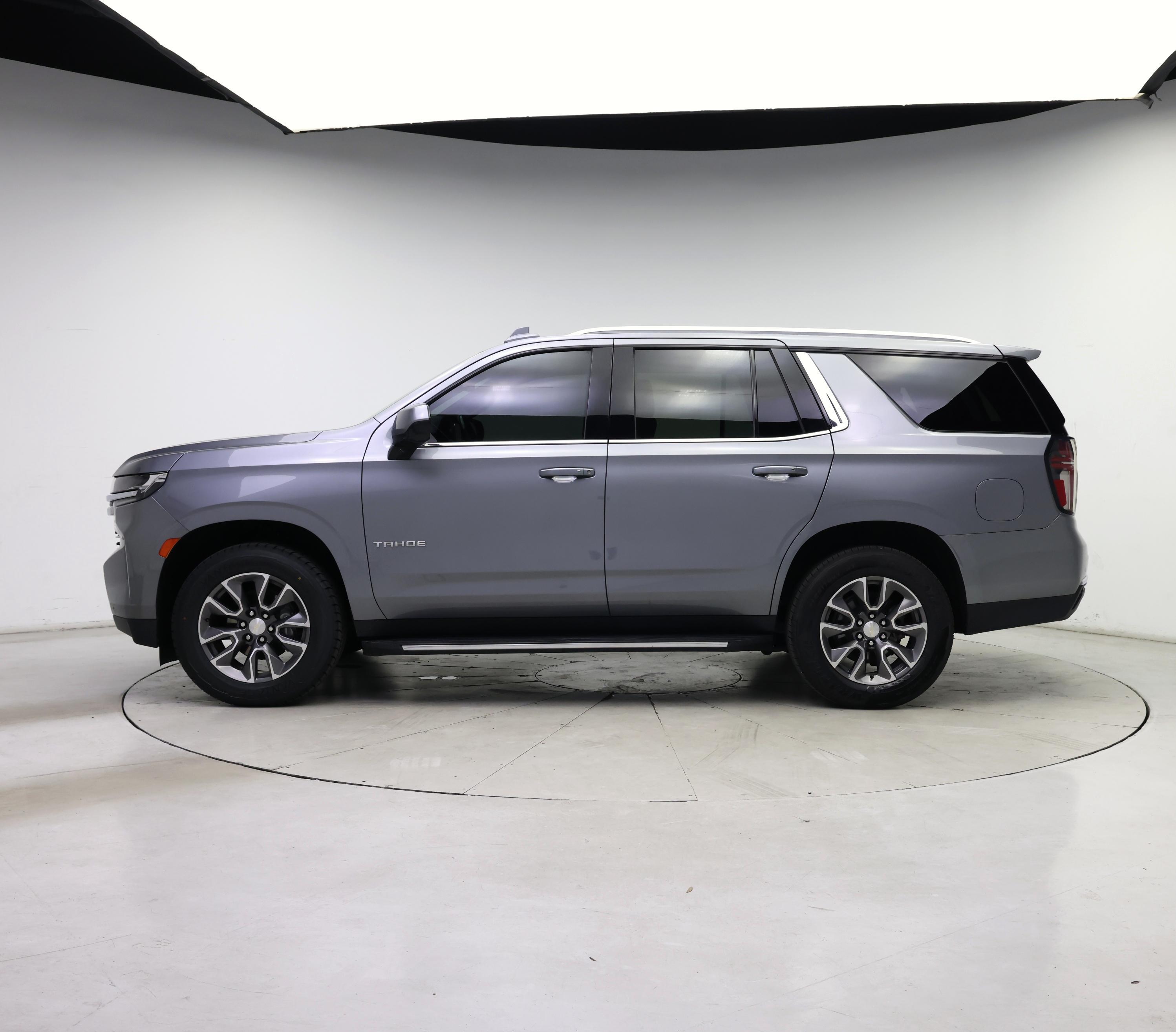 Thumbnail: 2022 Chevrolet Tahoe - 3