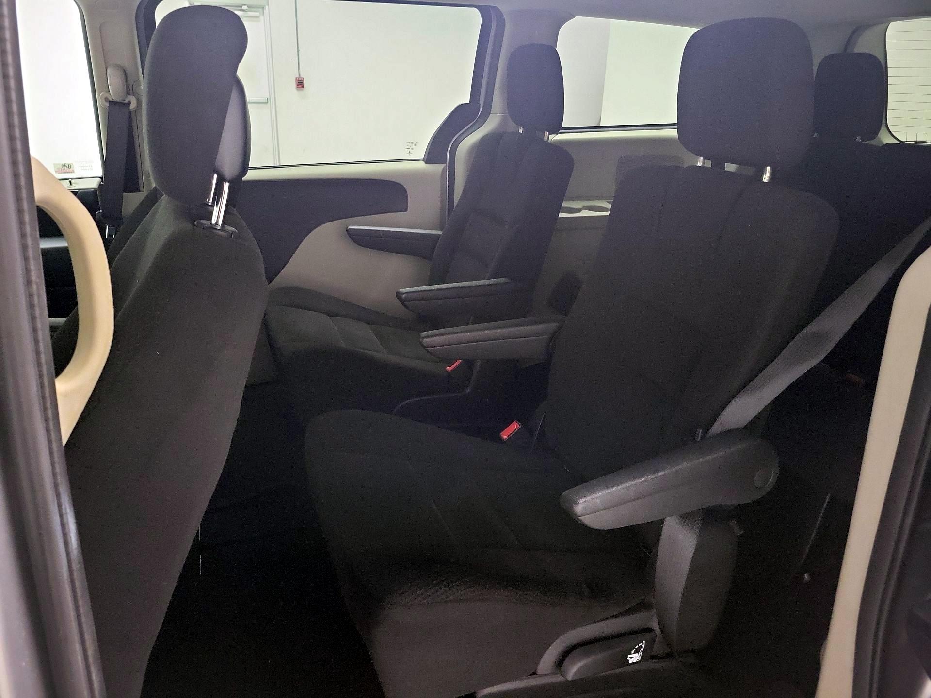 Thumbnail: 2014 Dodge Grand Caravan - 17