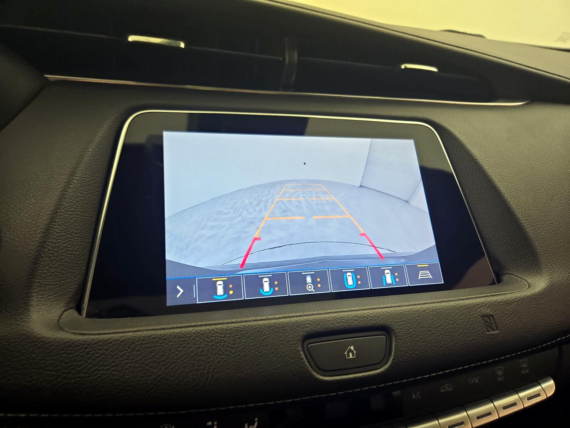 Thumbnail: 2019 Cadillac XT4 - 14