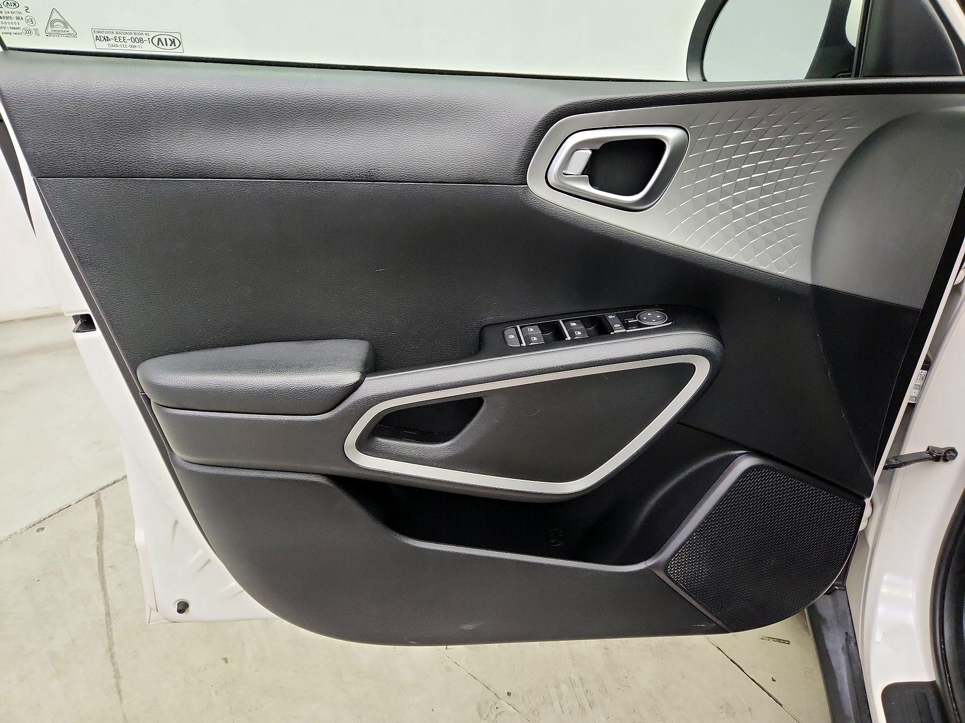 Thumbnail: 2020 Kia Soul - 12