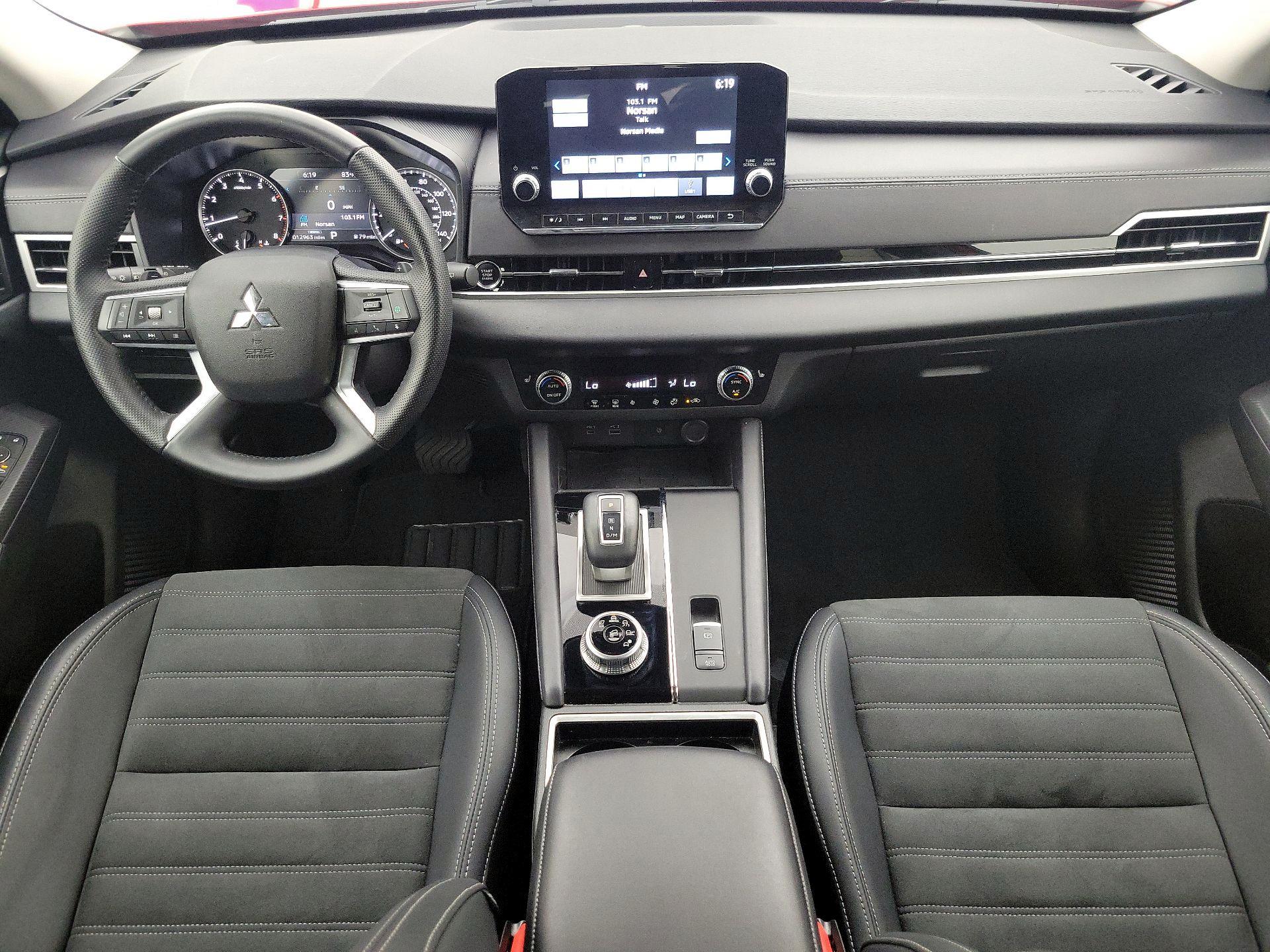 Thumbnail: 2024 Mitsubishi Outlander - 9