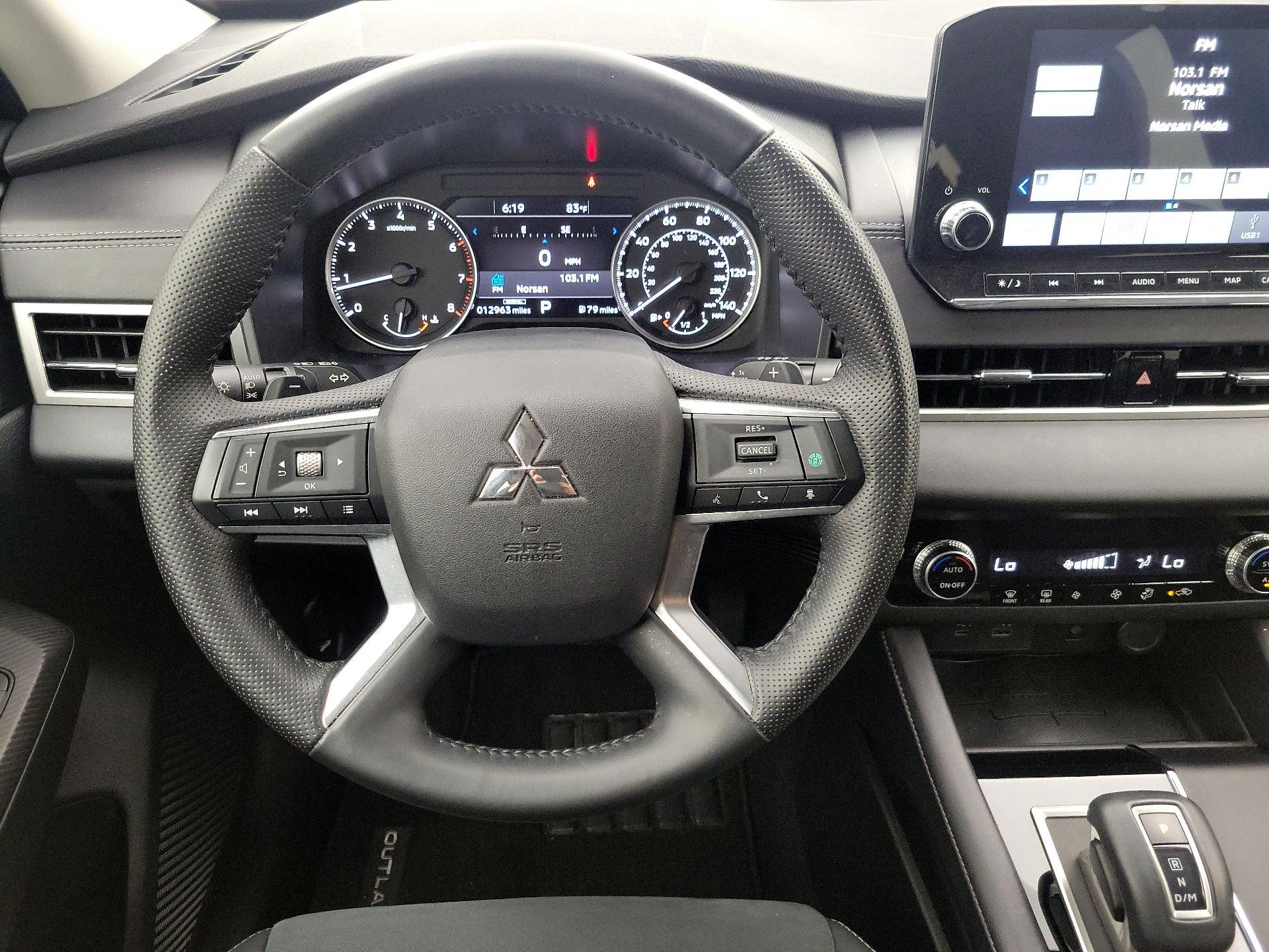Thumbnail: 2024 Mitsubishi Outlander - 10