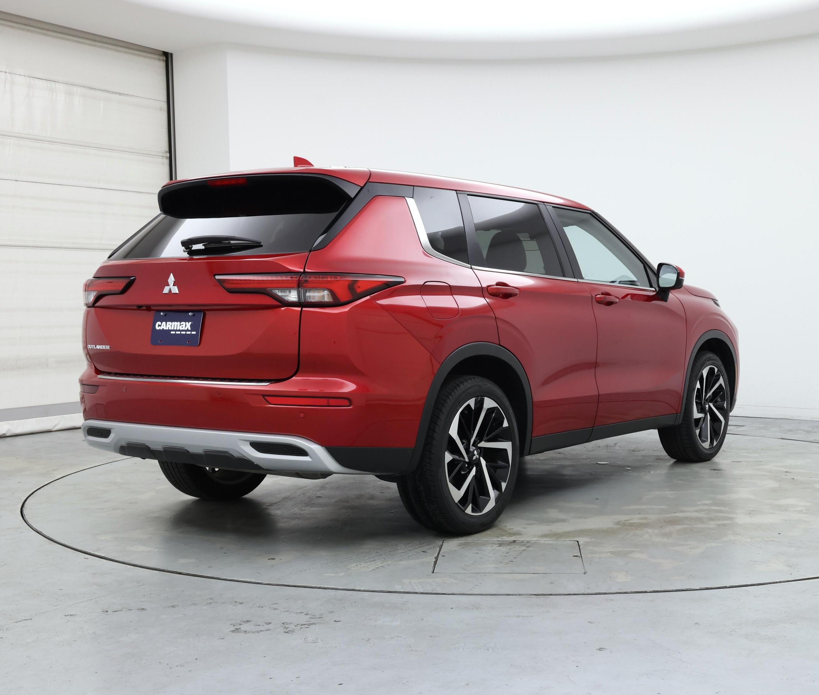 Thumbnail: 2024 Mitsubishi Outlander - 8
