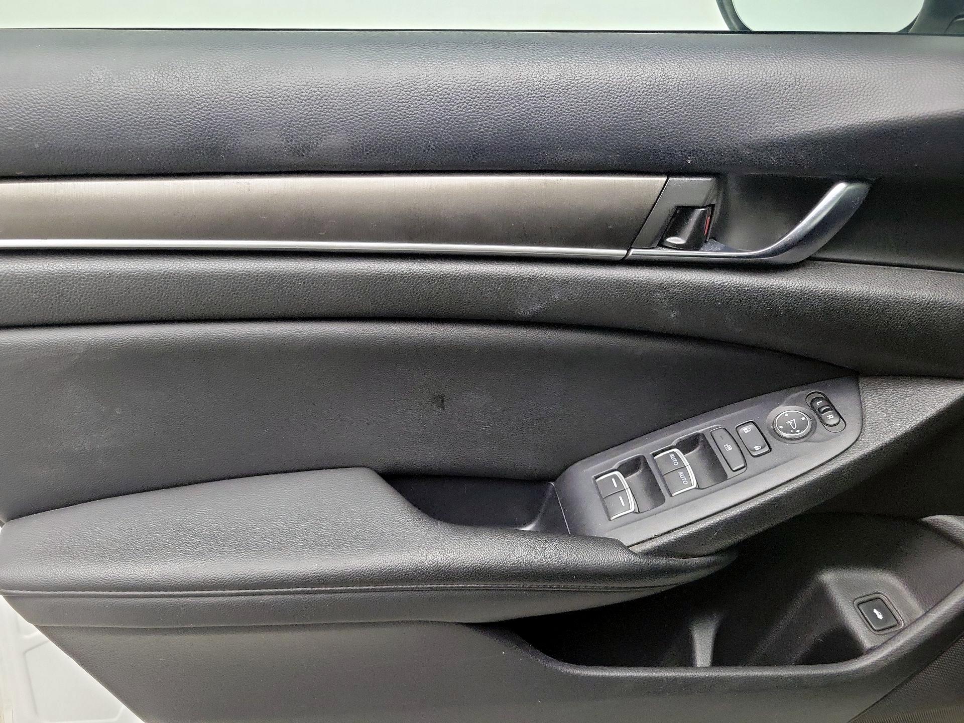 Thumbnail: 2018 Honda Accord - 12