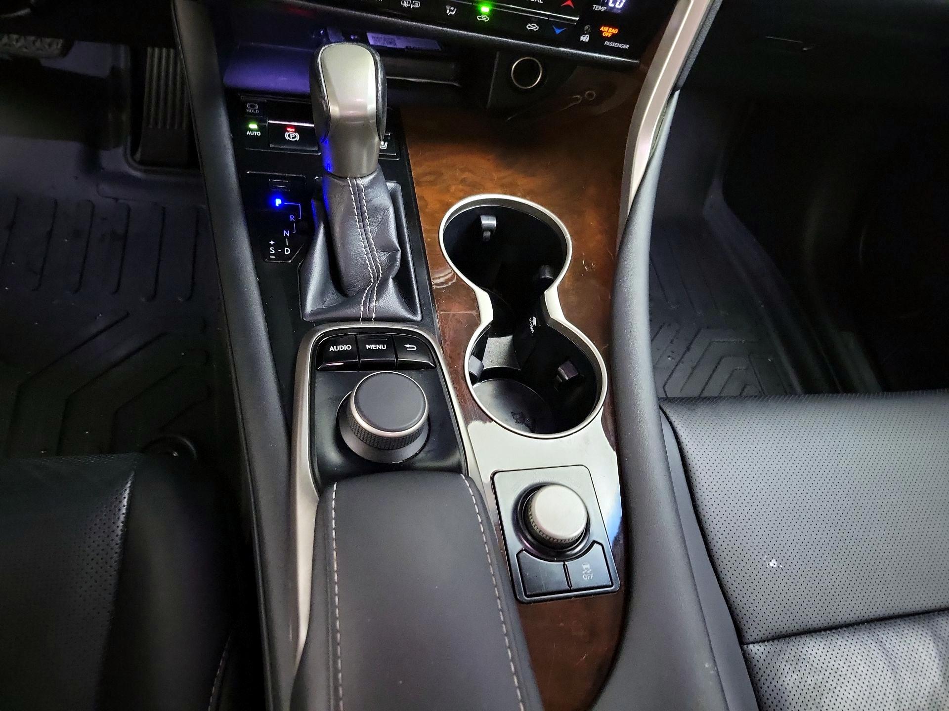 Thumbnail: 2018 Lexus RX - 18