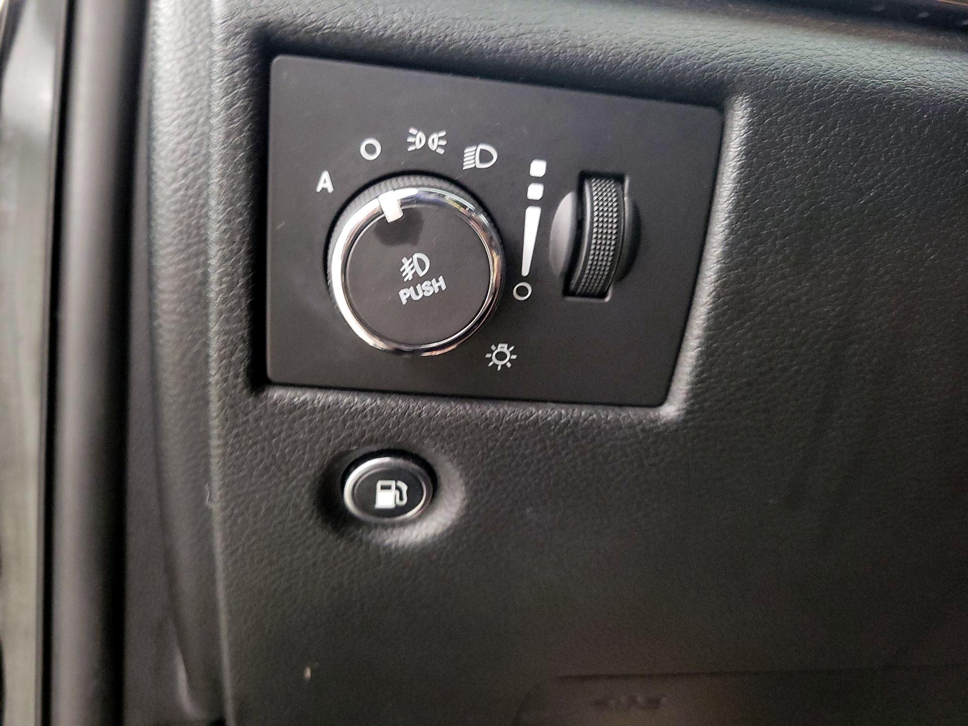 Thumbnail: 2016 Jeep Grand Cherokee - 11