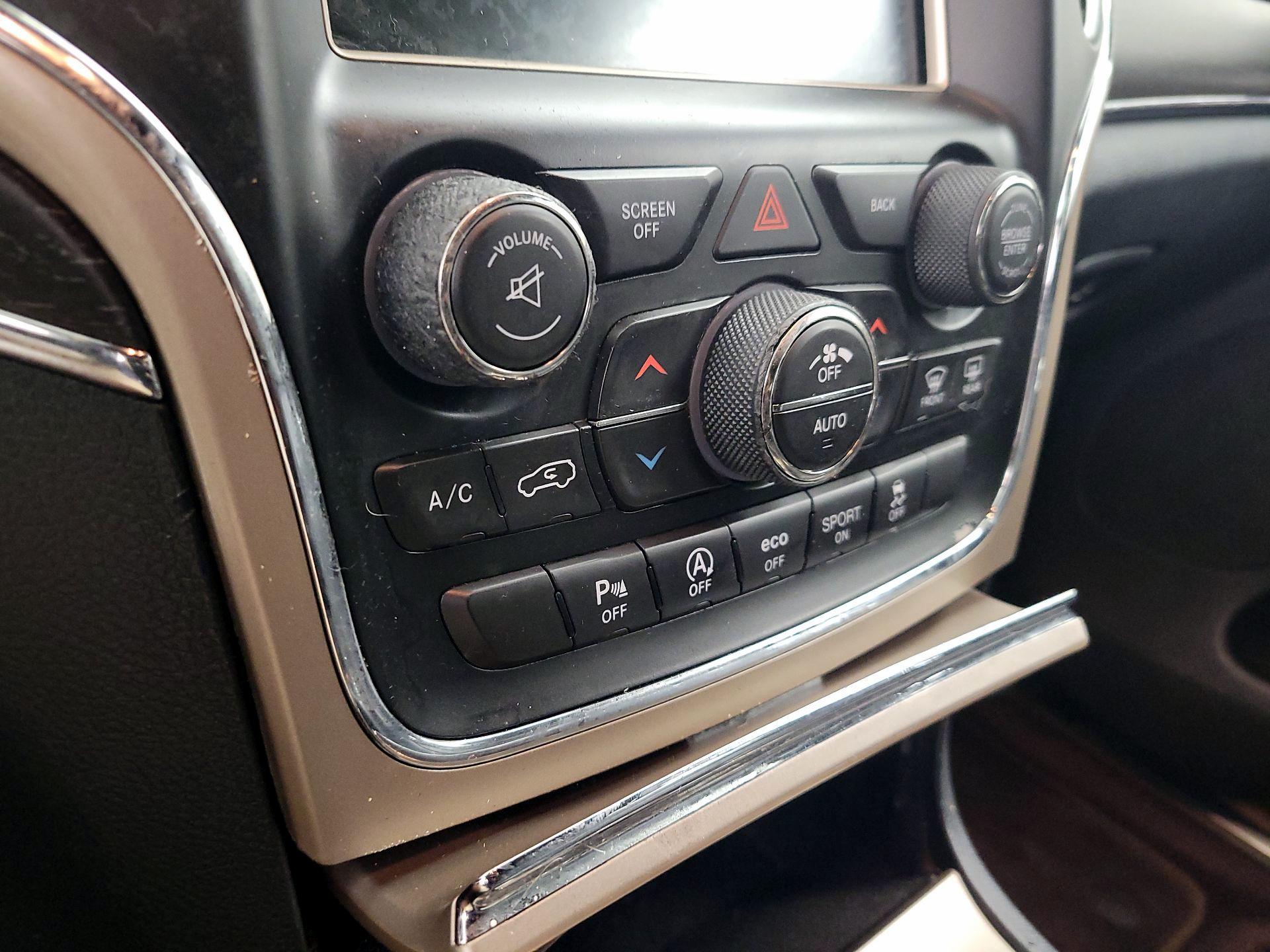 Thumbnail: 2016 Jeep Grand Cherokee - 14