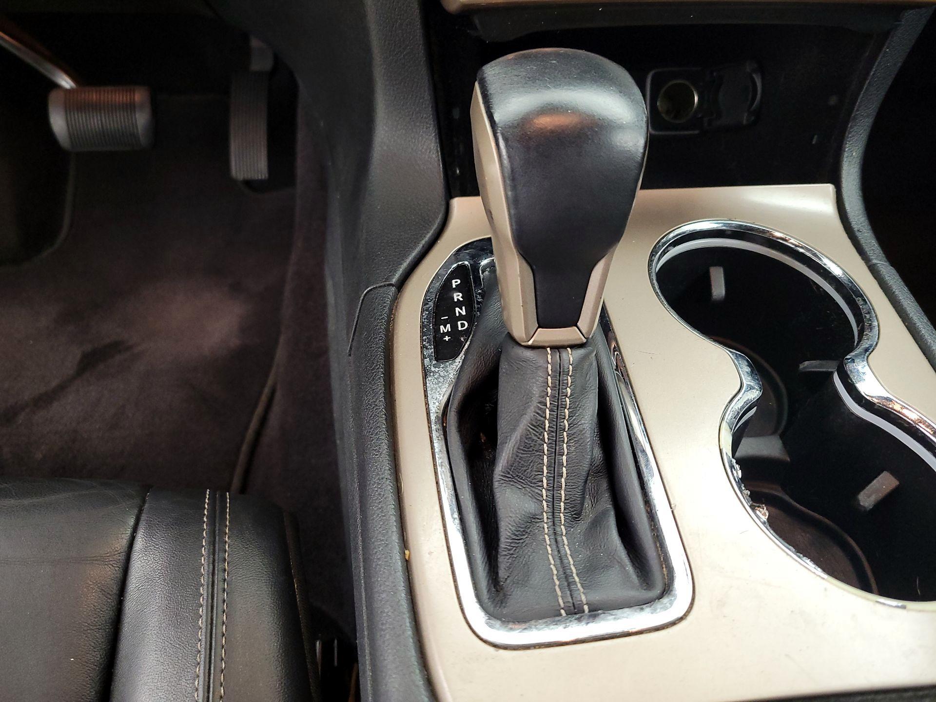 Thumbnail: 2016 Jeep Grand Cherokee - 15