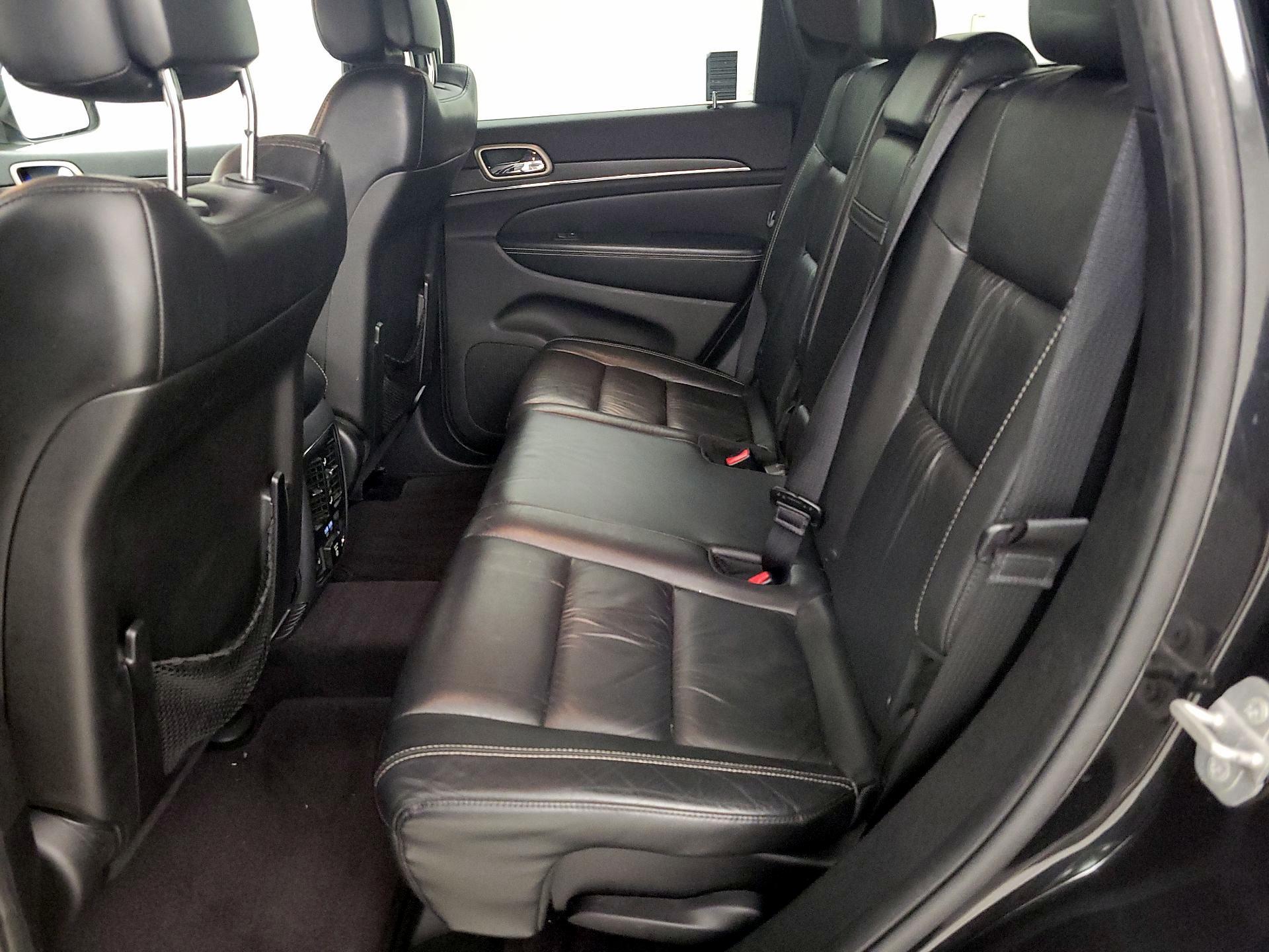 Thumbnail: 2016 Jeep Grand Cherokee - 17