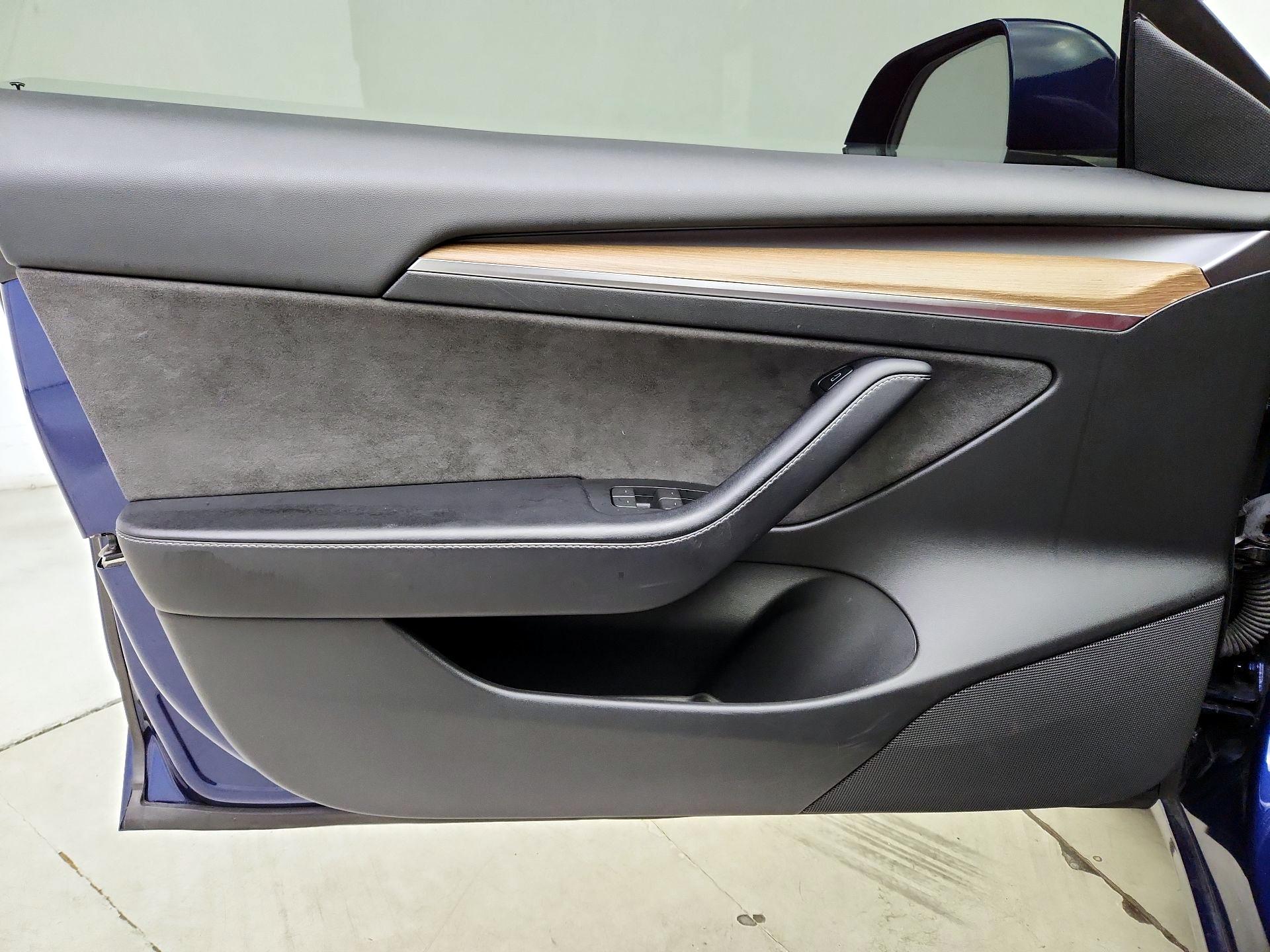 Thumbnail: 2023 Tesla Model 3 - 12