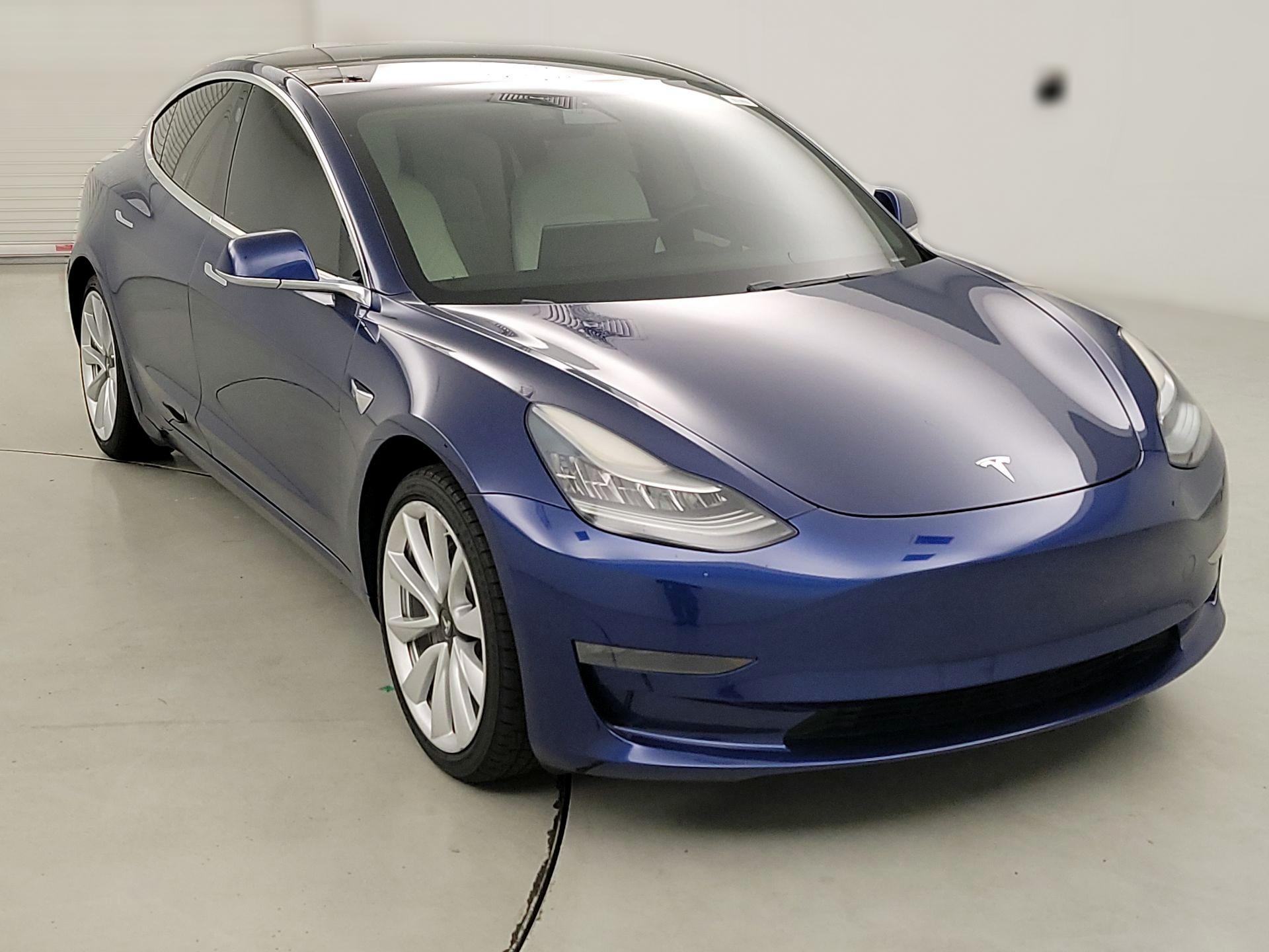 Thumbnail: 2019 Tesla Model 3 - 1