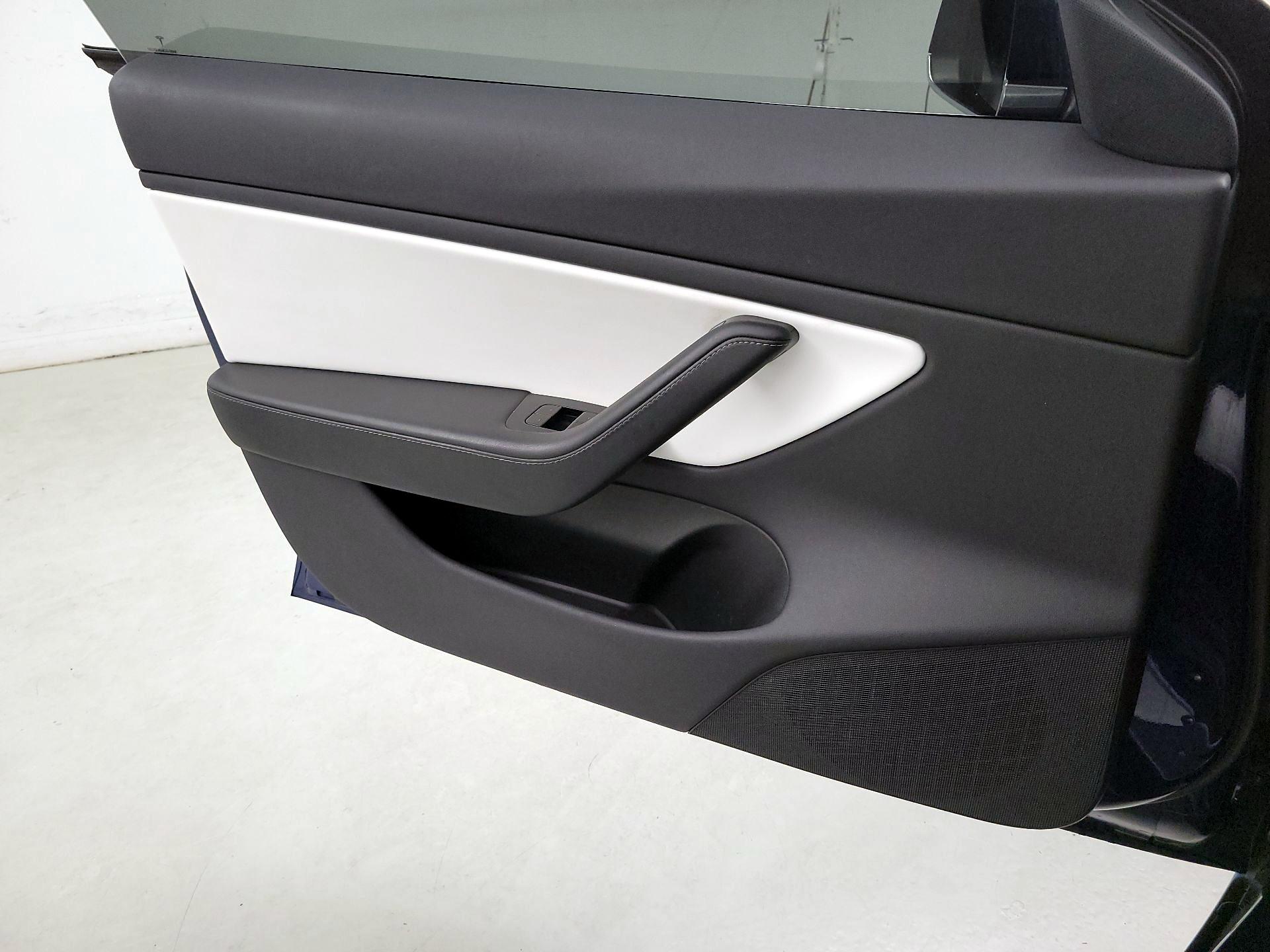 Thumbnail: 2019 Tesla Model 3 - 10
