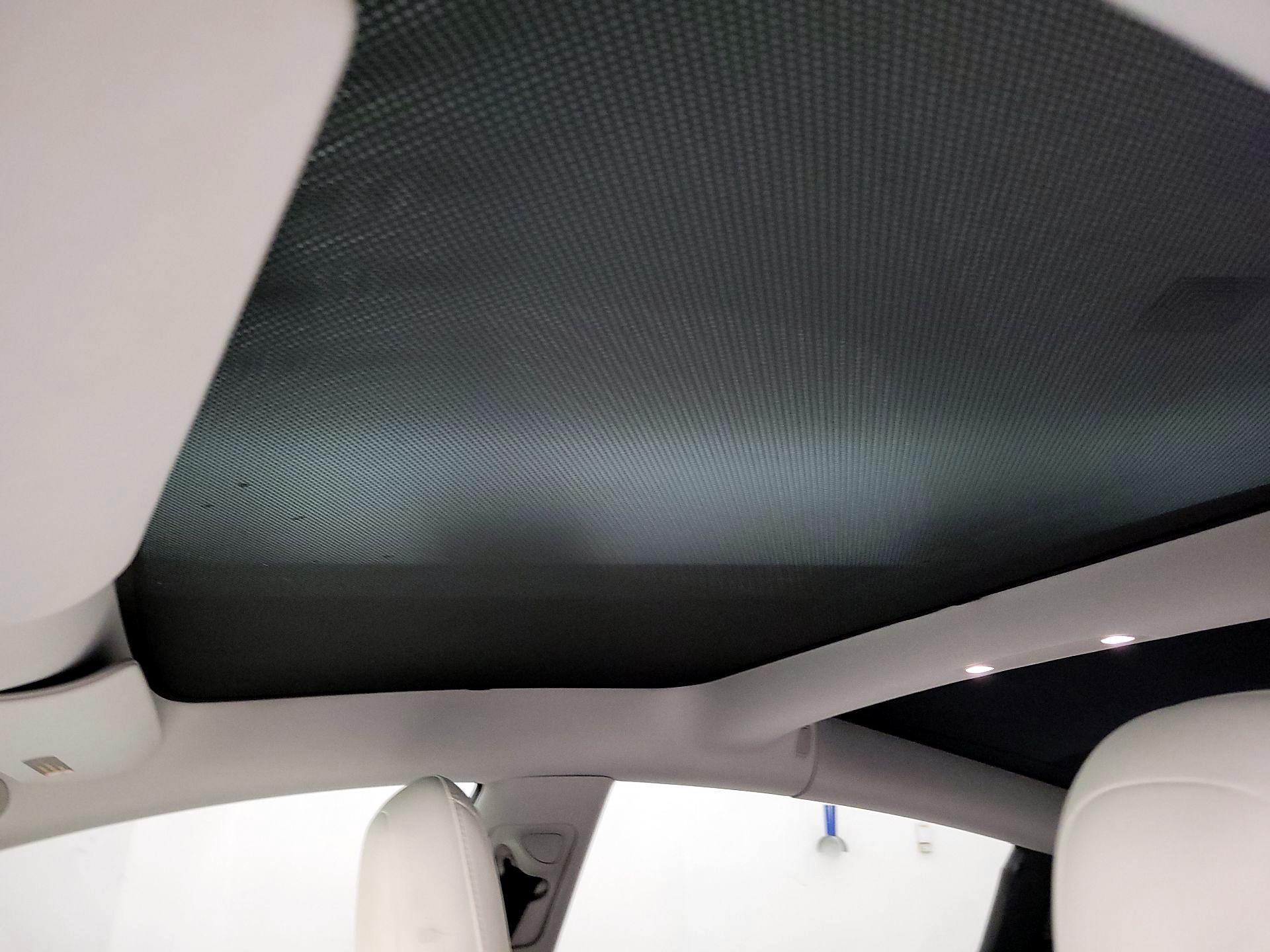 Thumbnail: 2019 Tesla Model 3 - 17
