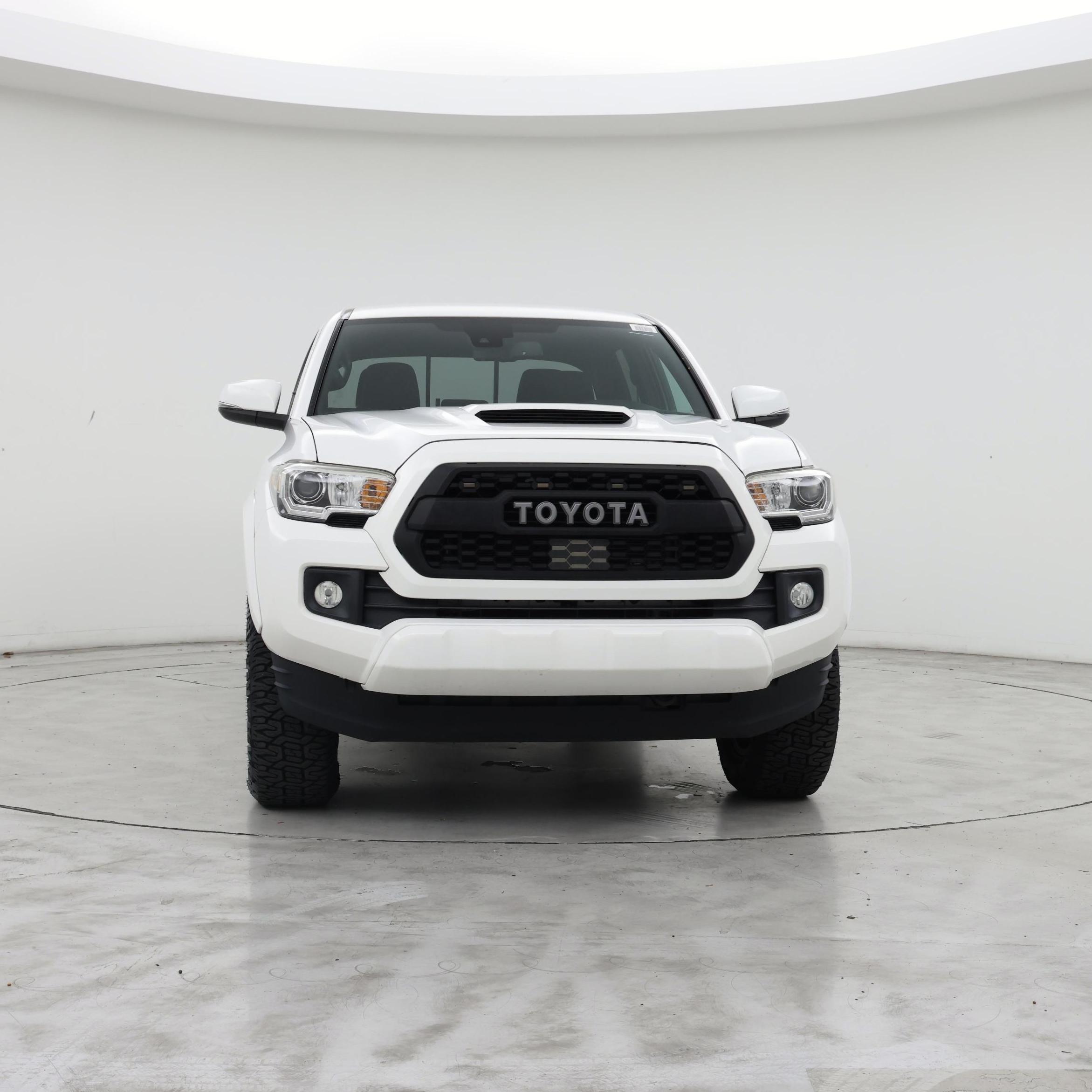 Thumbnail: 2019 Toyota Tacoma - 5