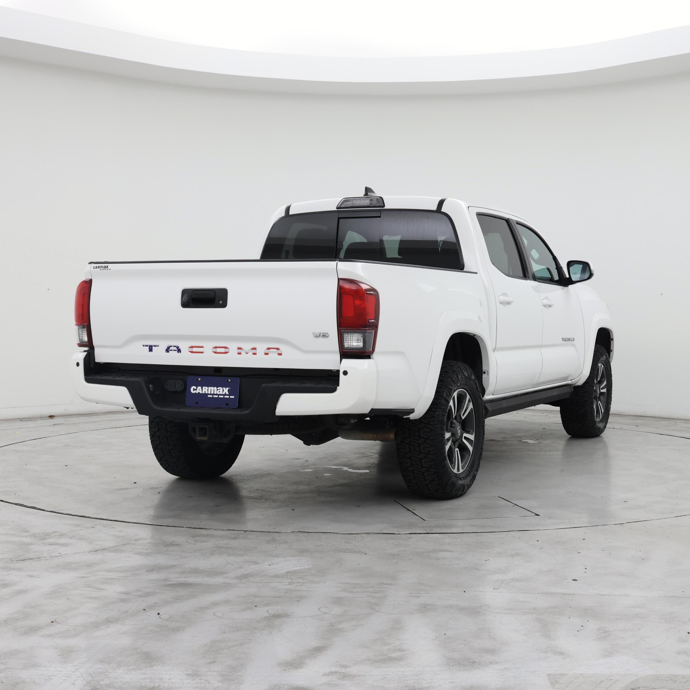 Thumbnail: 2019 Toyota Tacoma - 8
