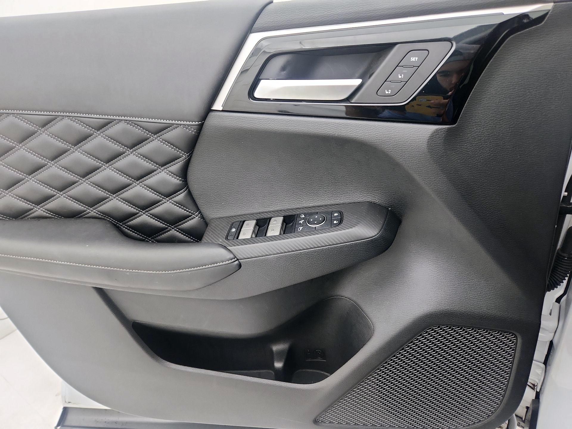 Thumbnail: 2022 Mitsubishi Outlander - 12