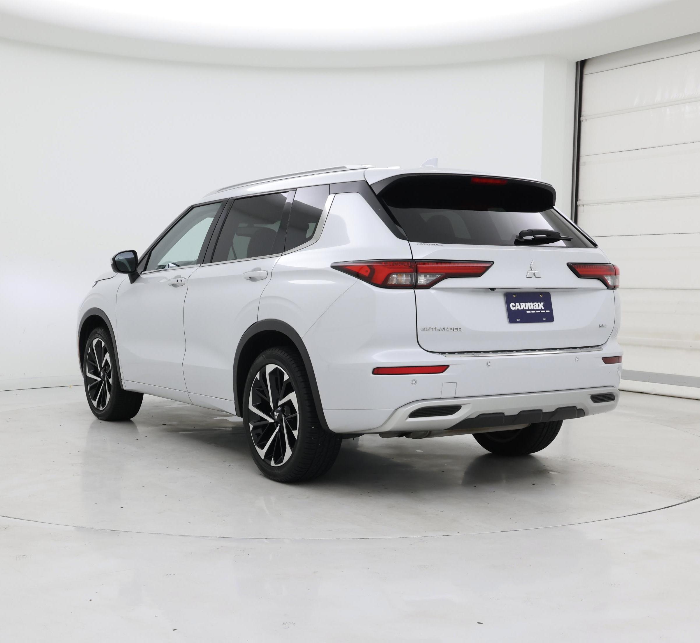 Thumbnail: 2022 Mitsubishi Outlander - 2