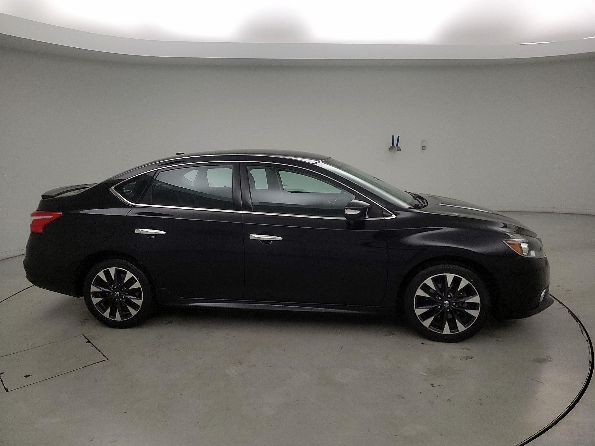 Thumbnail: 2017 Nissan Sentra - 4