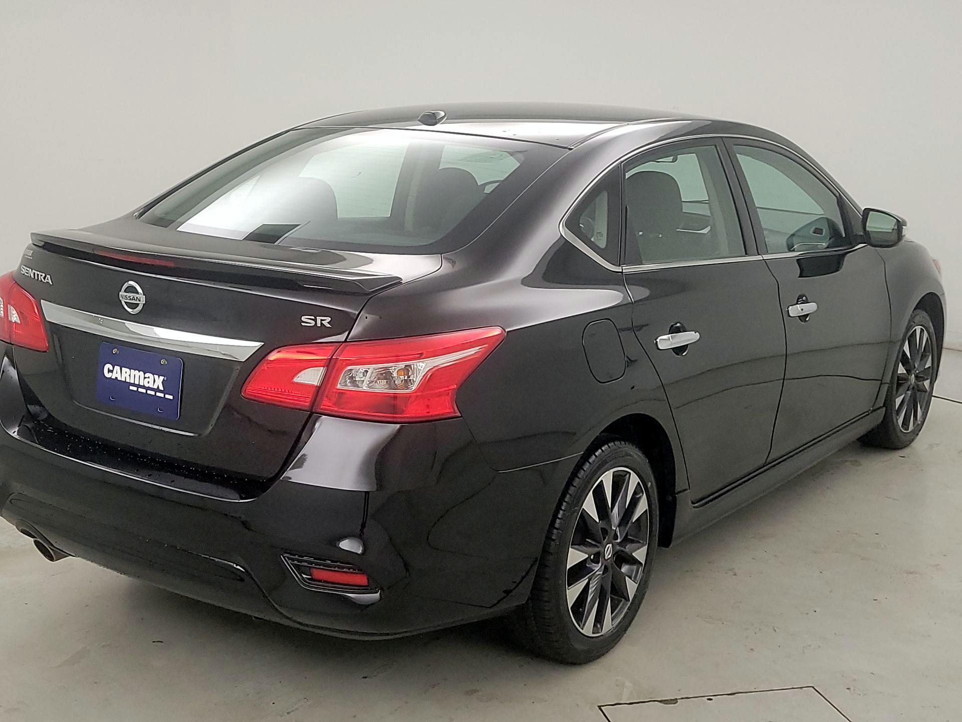 Thumbnail: 2017 Nissan Sentra - 5