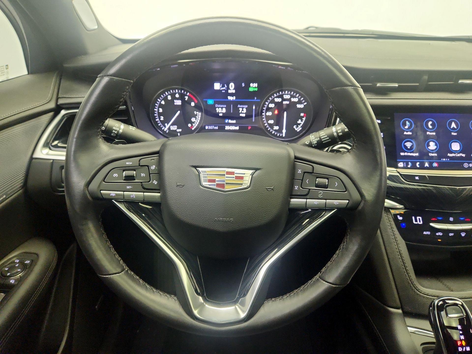 Thumbnail: 2023 Cadillac XT6 - 10