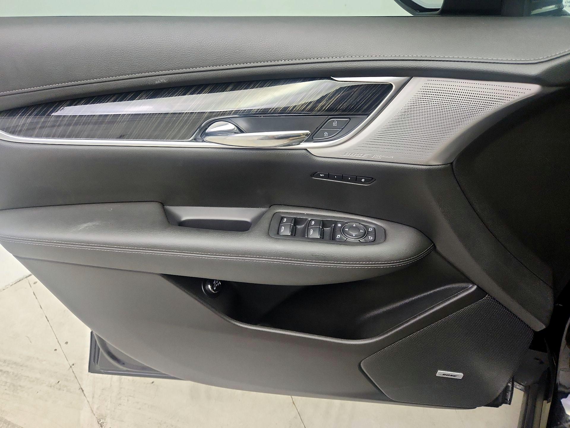 Thumbnail: 2023 Cadillac XT6 - 12