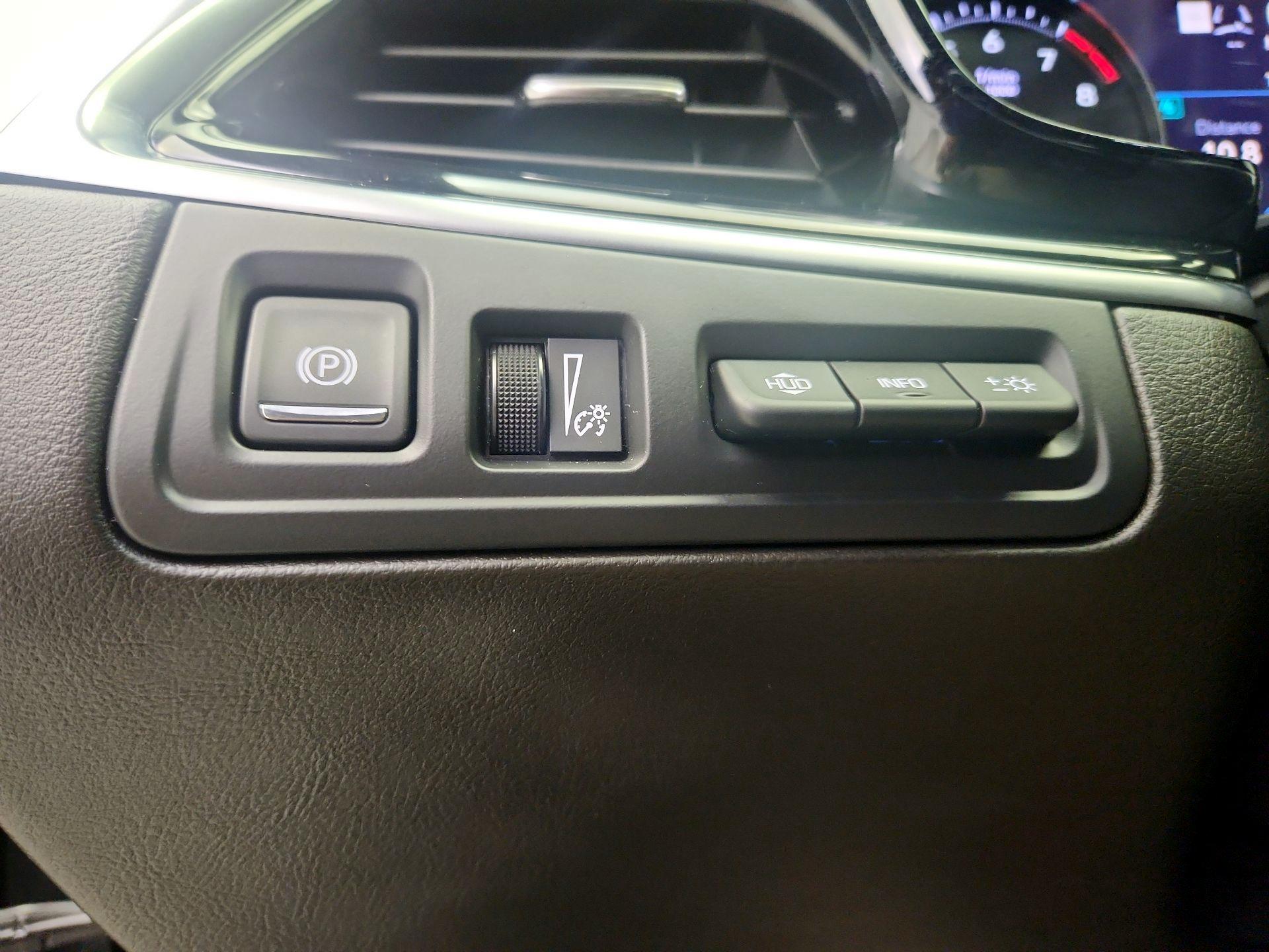 Thumbnail: 2023 Cadillac XT6 - 13