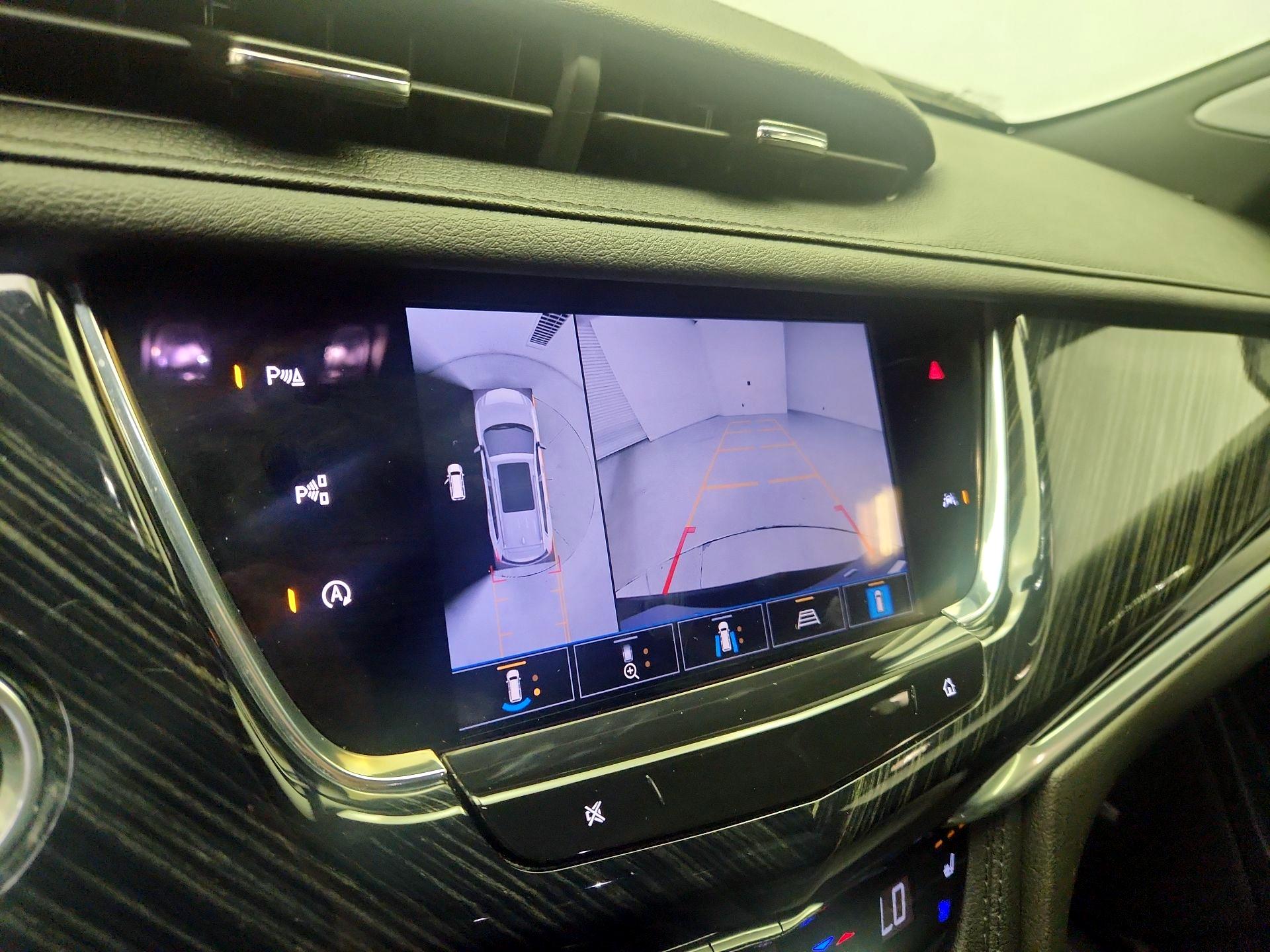 Thumbnail: 2023 Cadillac XT6 - 14