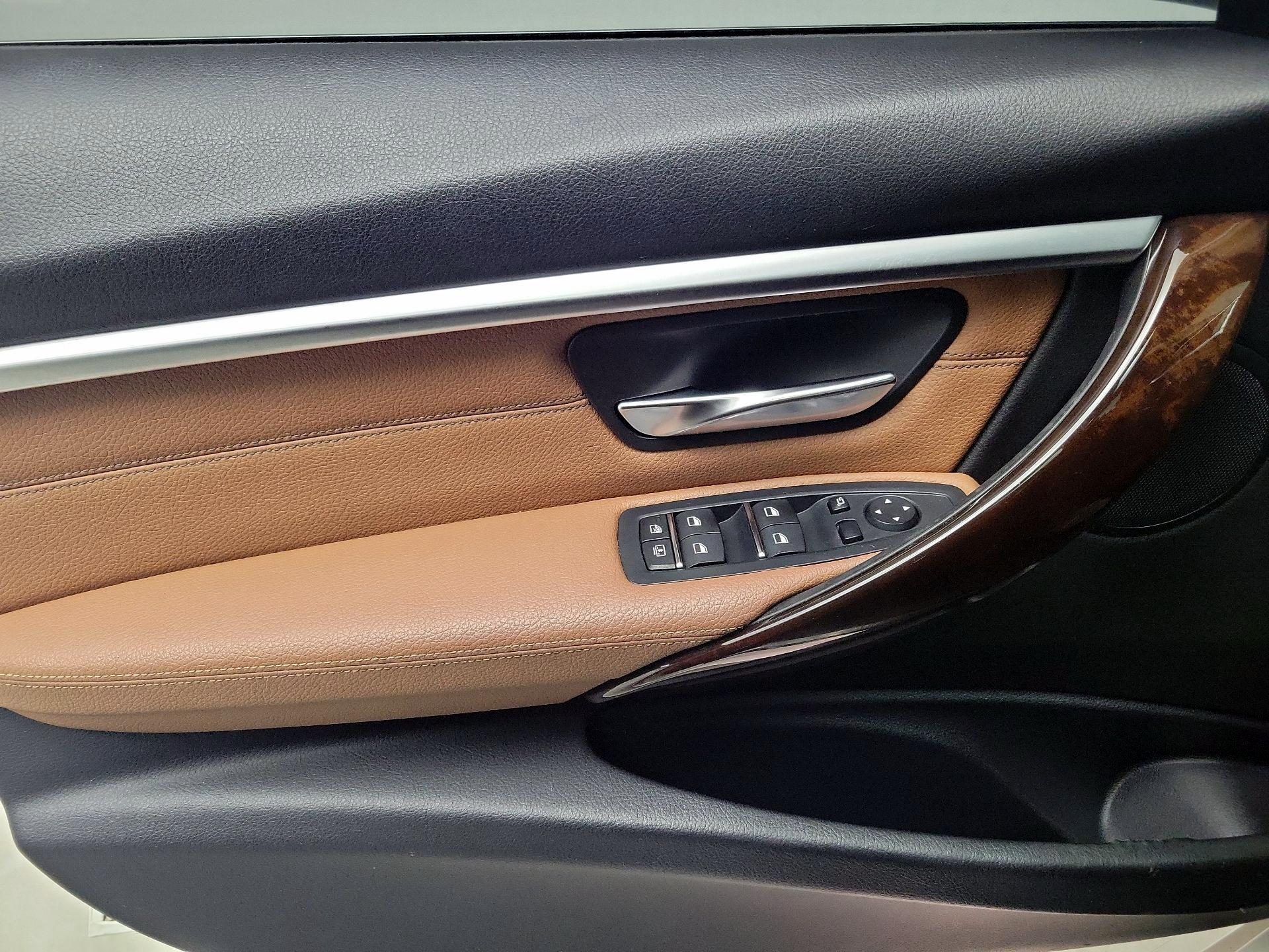 Thumbnail: 2017 BMW 3 Series - 12
