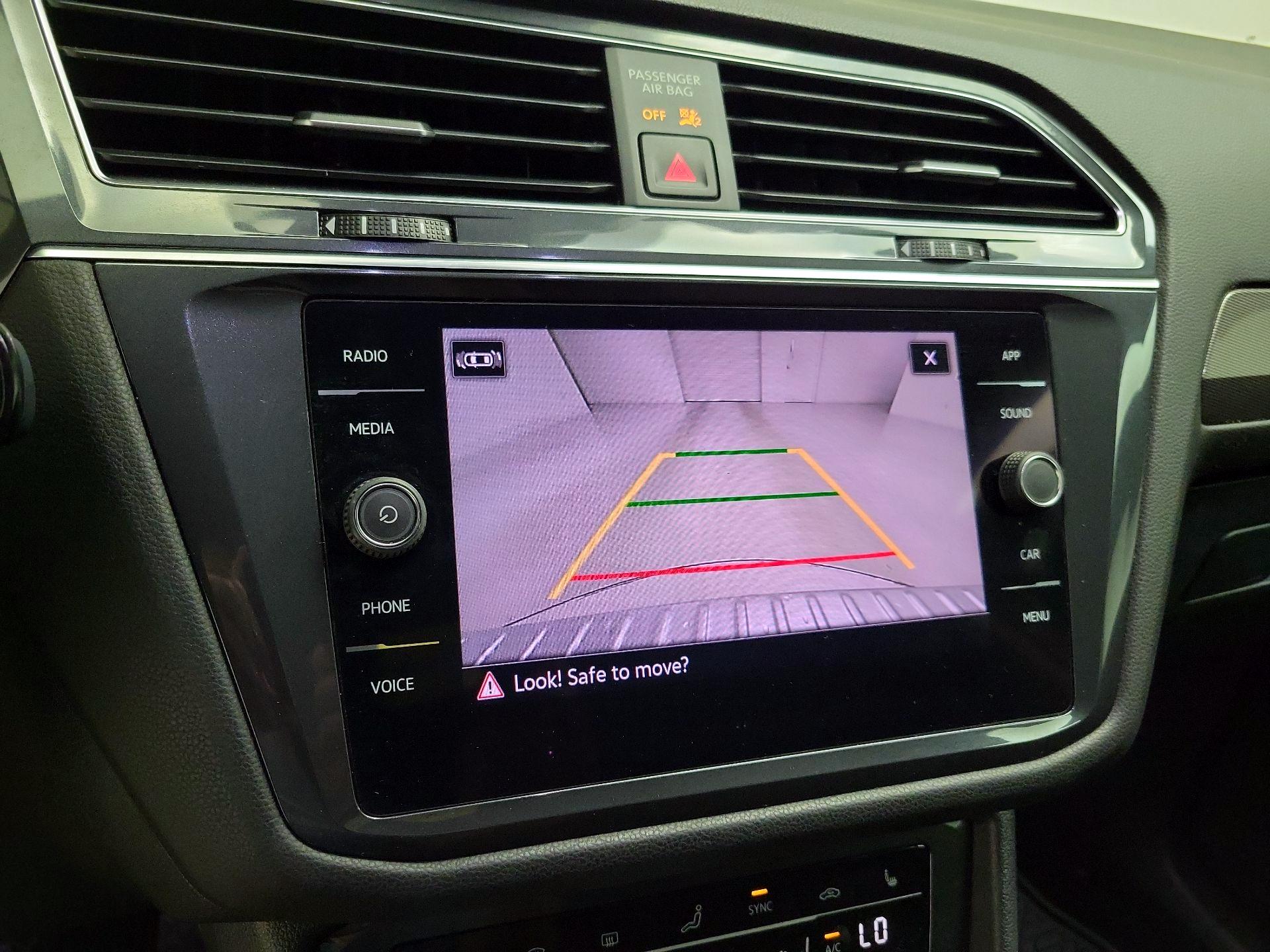 Thumbnail: 2022 Volkswagen Tiguan - 15