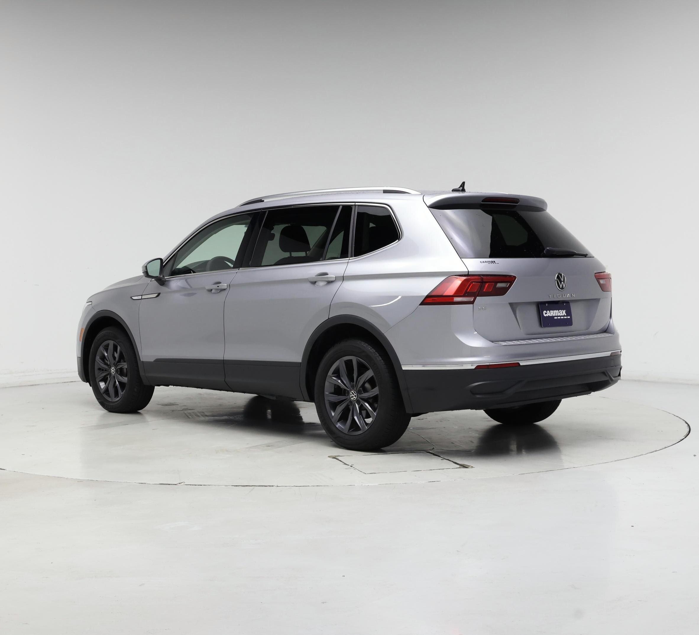 Thumbnail: 2022 Volkswagen Tiguan - 2