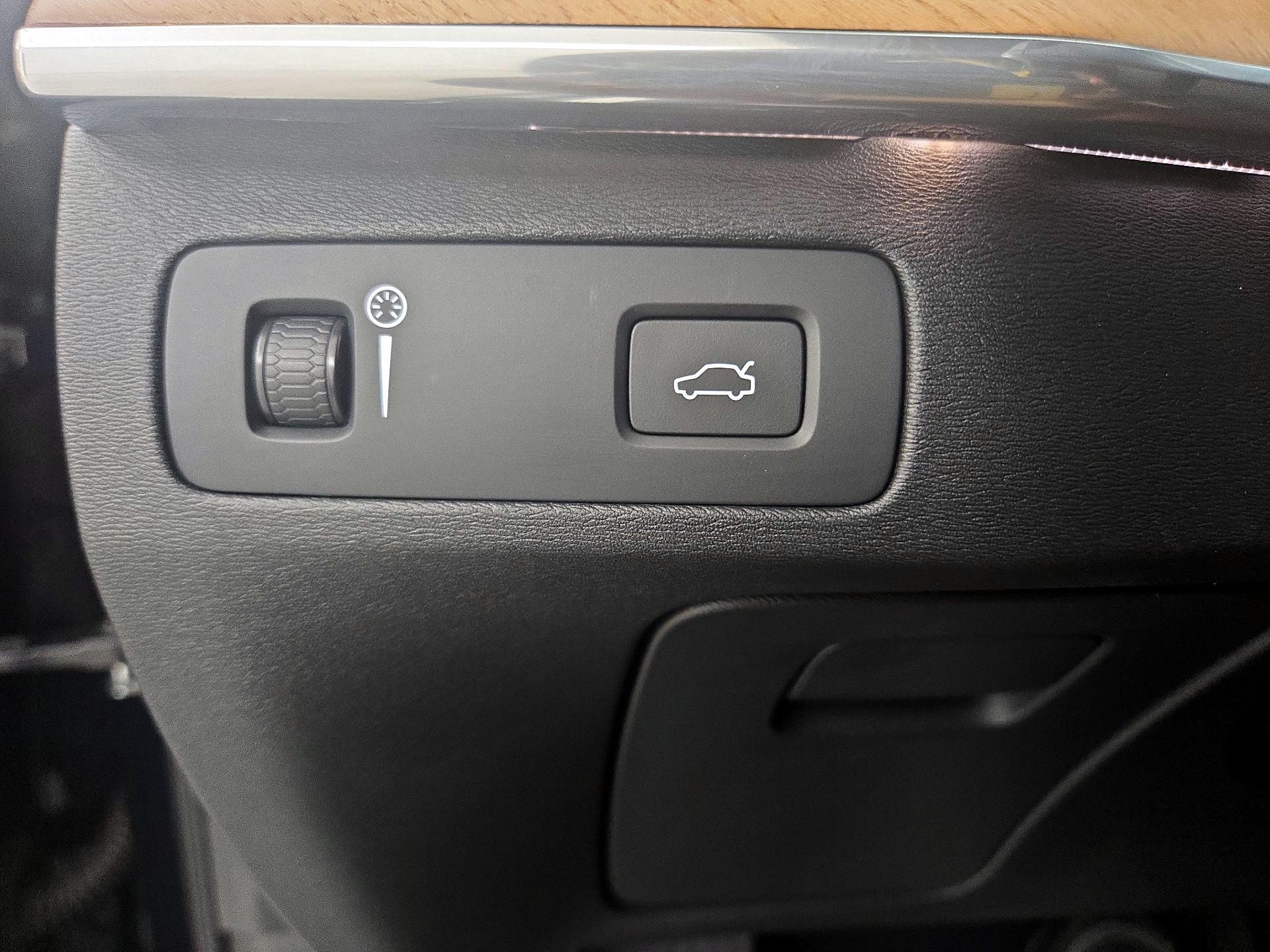Thumbnail: 2019 Volvo XC90 - 13
