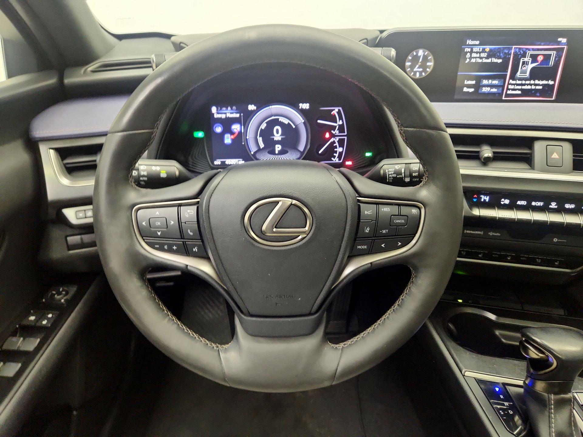 Thumbnail: 2020 Lexus UX - 10