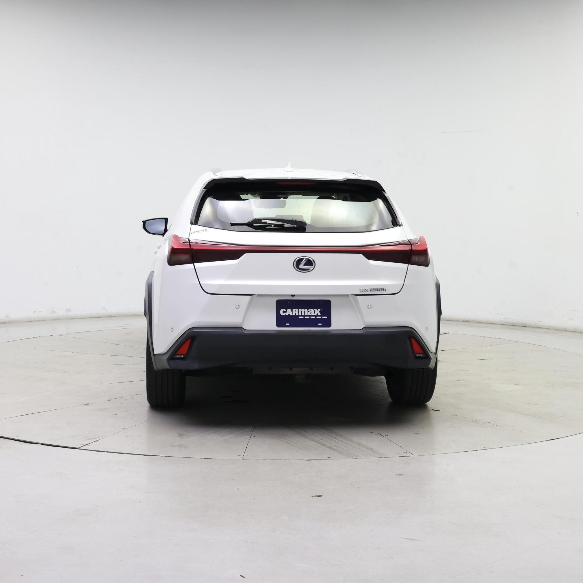 Thumbnail: 2020 Lexus UX - 6