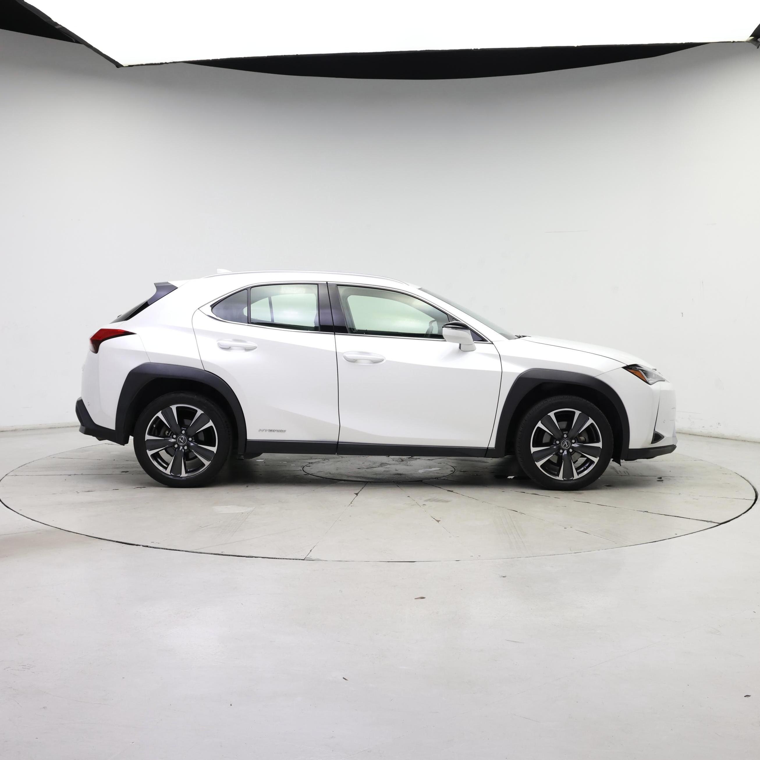 Thumbnail: 2020 Lexus UX - 7