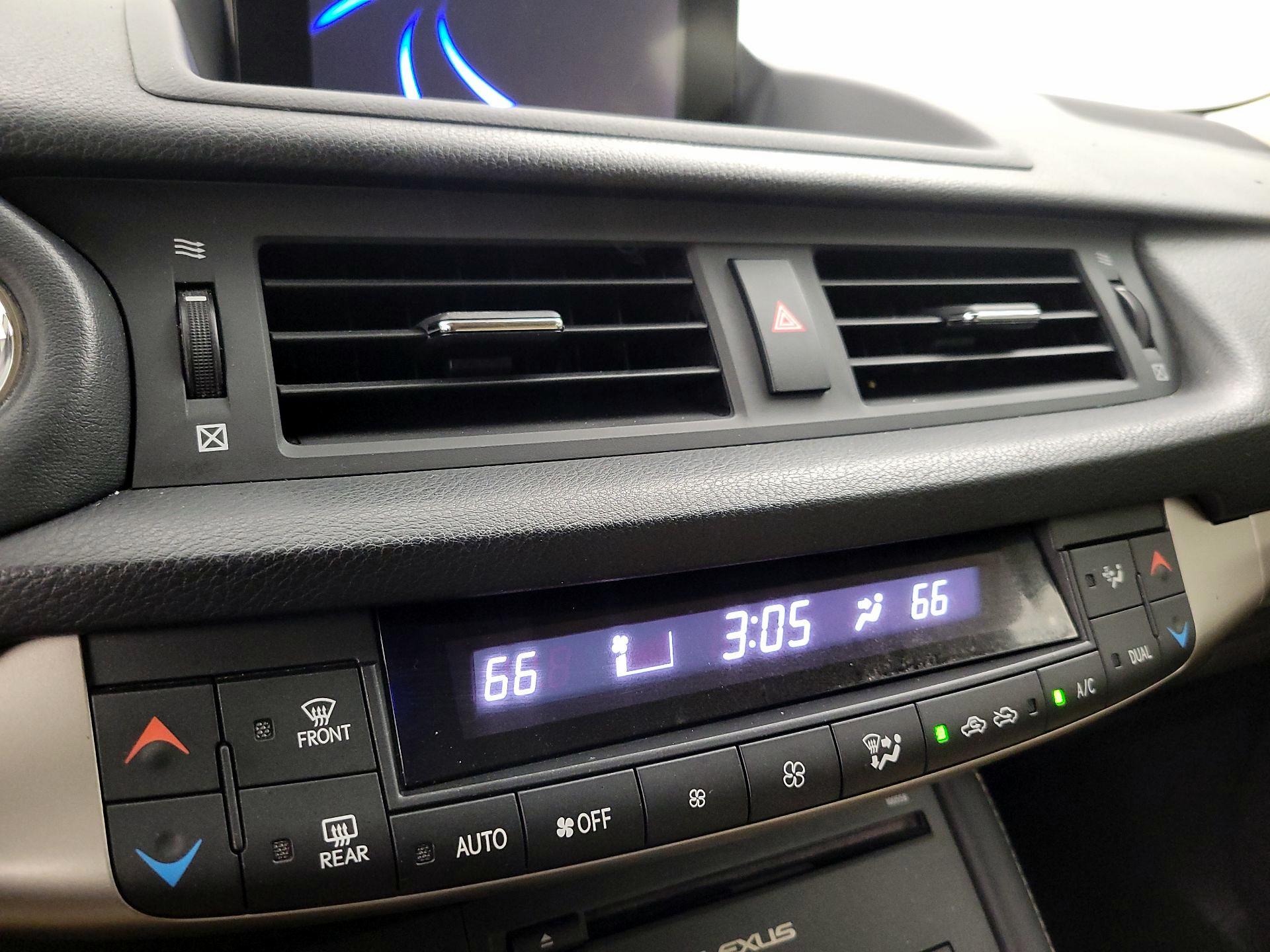 Thumbnail: 2015 Lexus CT - 15