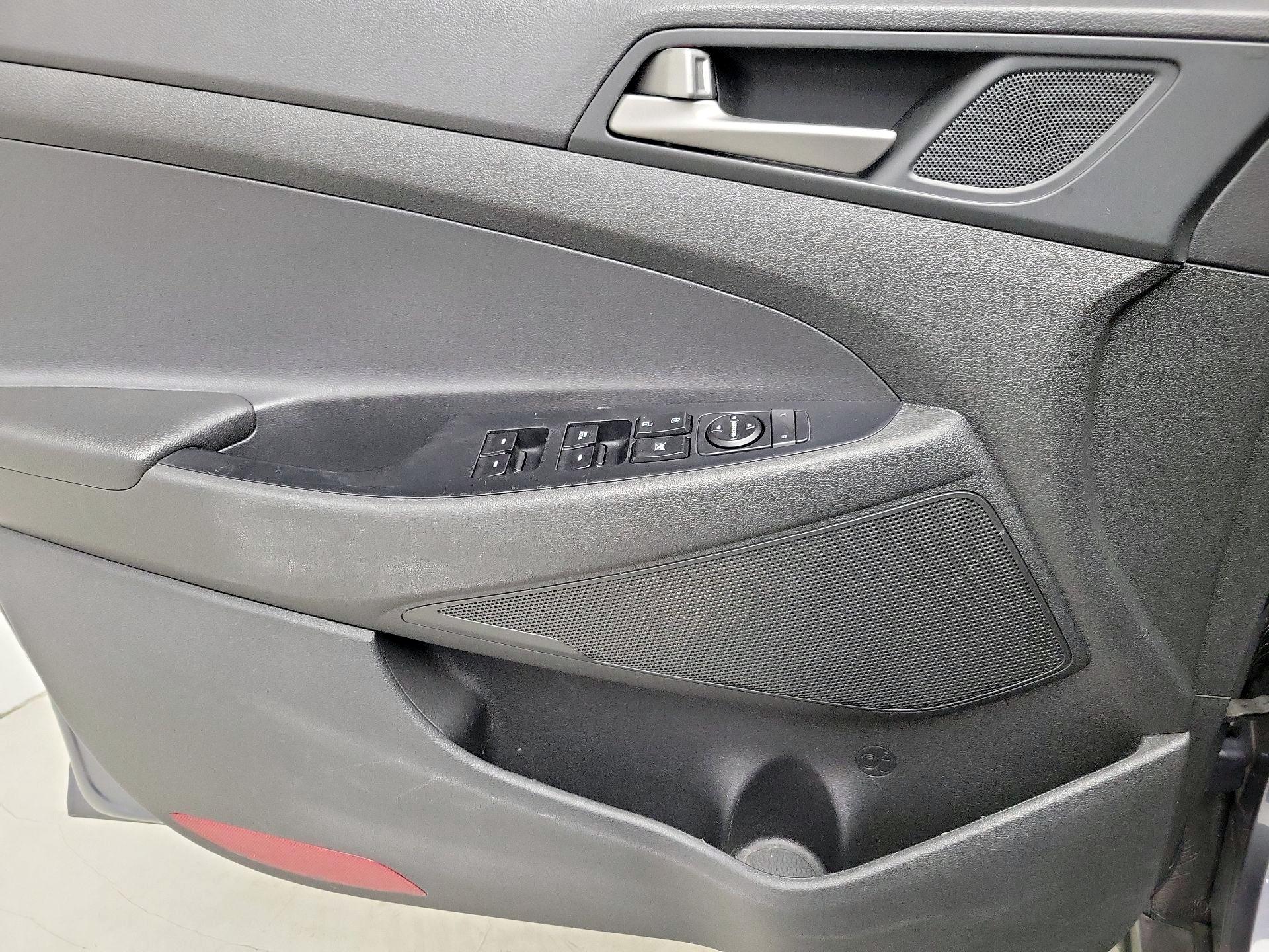Thumbnail: 2018 Hyundai Tucson - 12