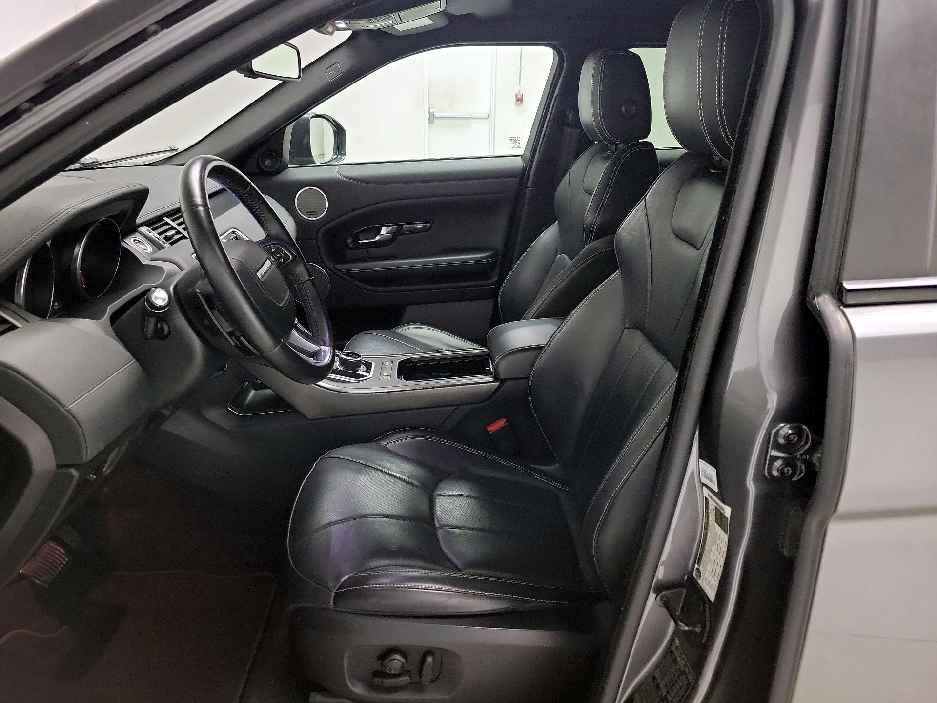 Thumbnail: 2019 Land Rover Range Rover Evoque - 11
