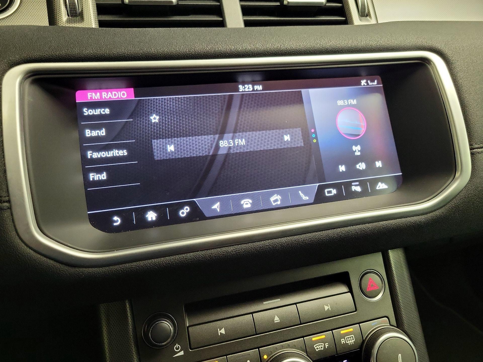Thumbnail: 2019 Land Rover Range Rover Evoque - 16