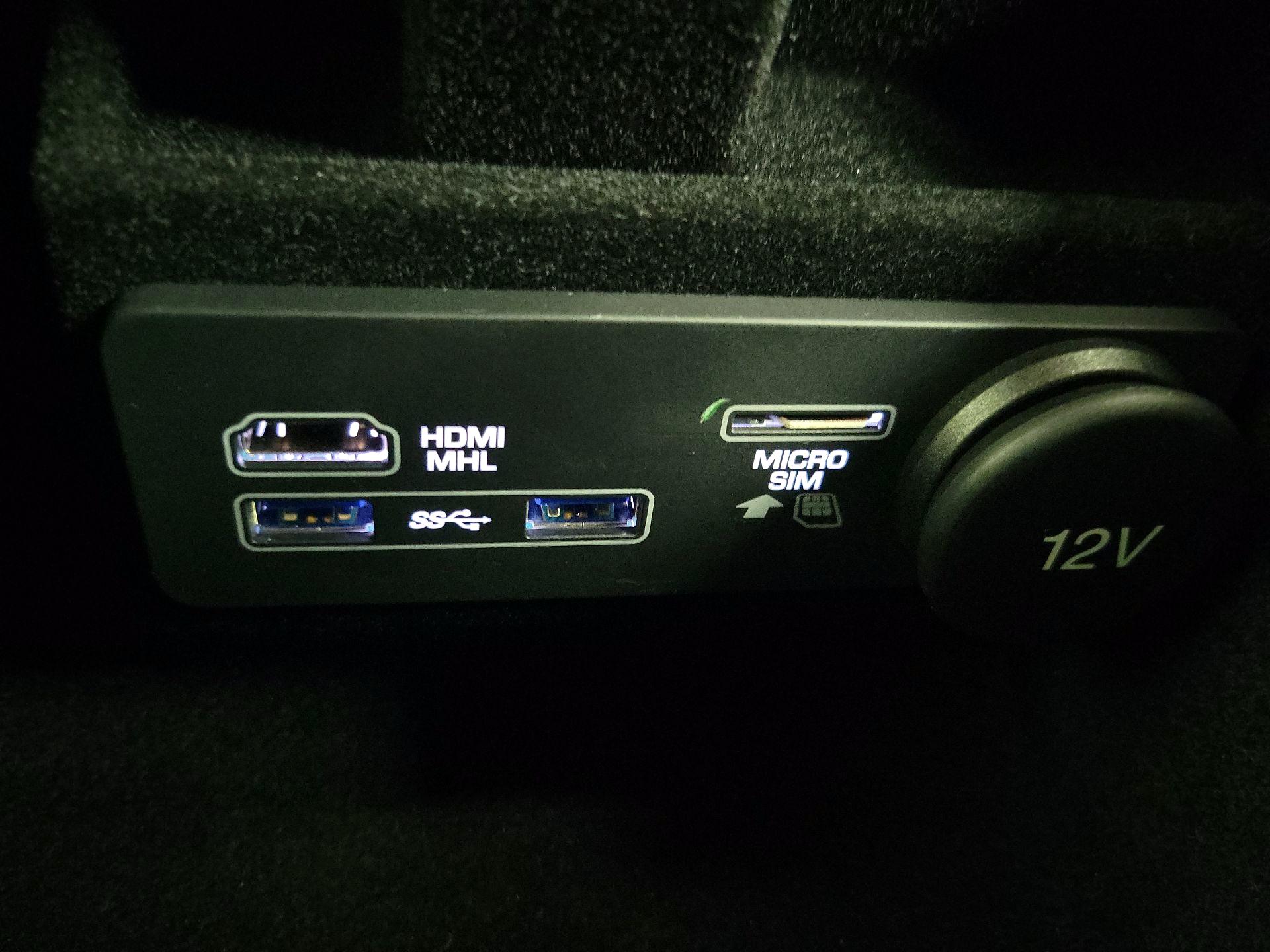 Thumbnail: 2019 Land Rover Range Rover Evoque - 19