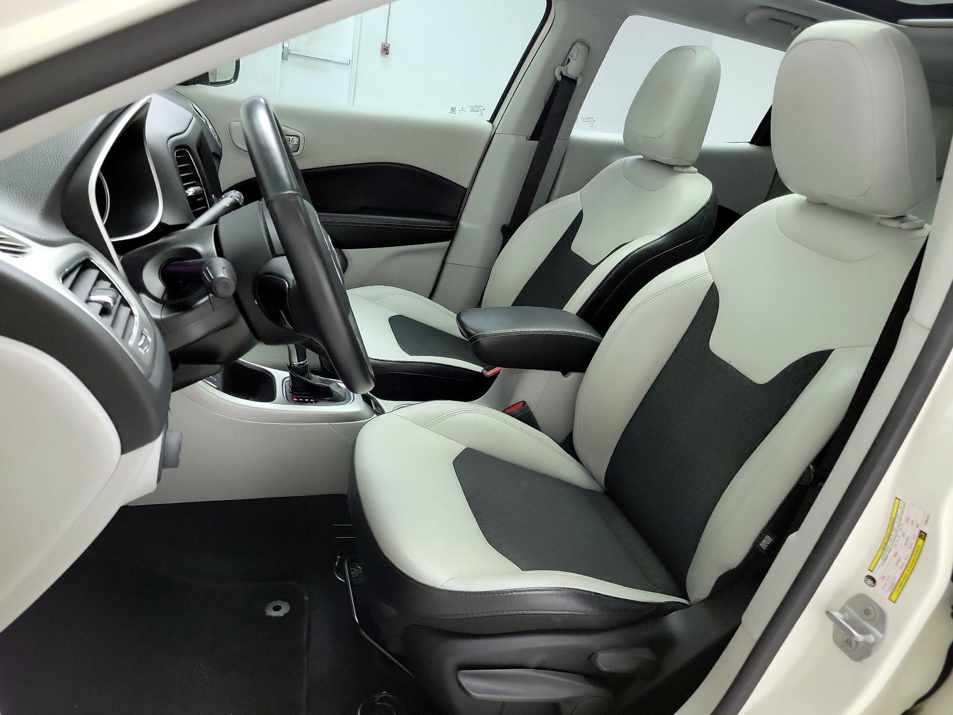 Thumbnail: 2019 Jeep Compass - 11