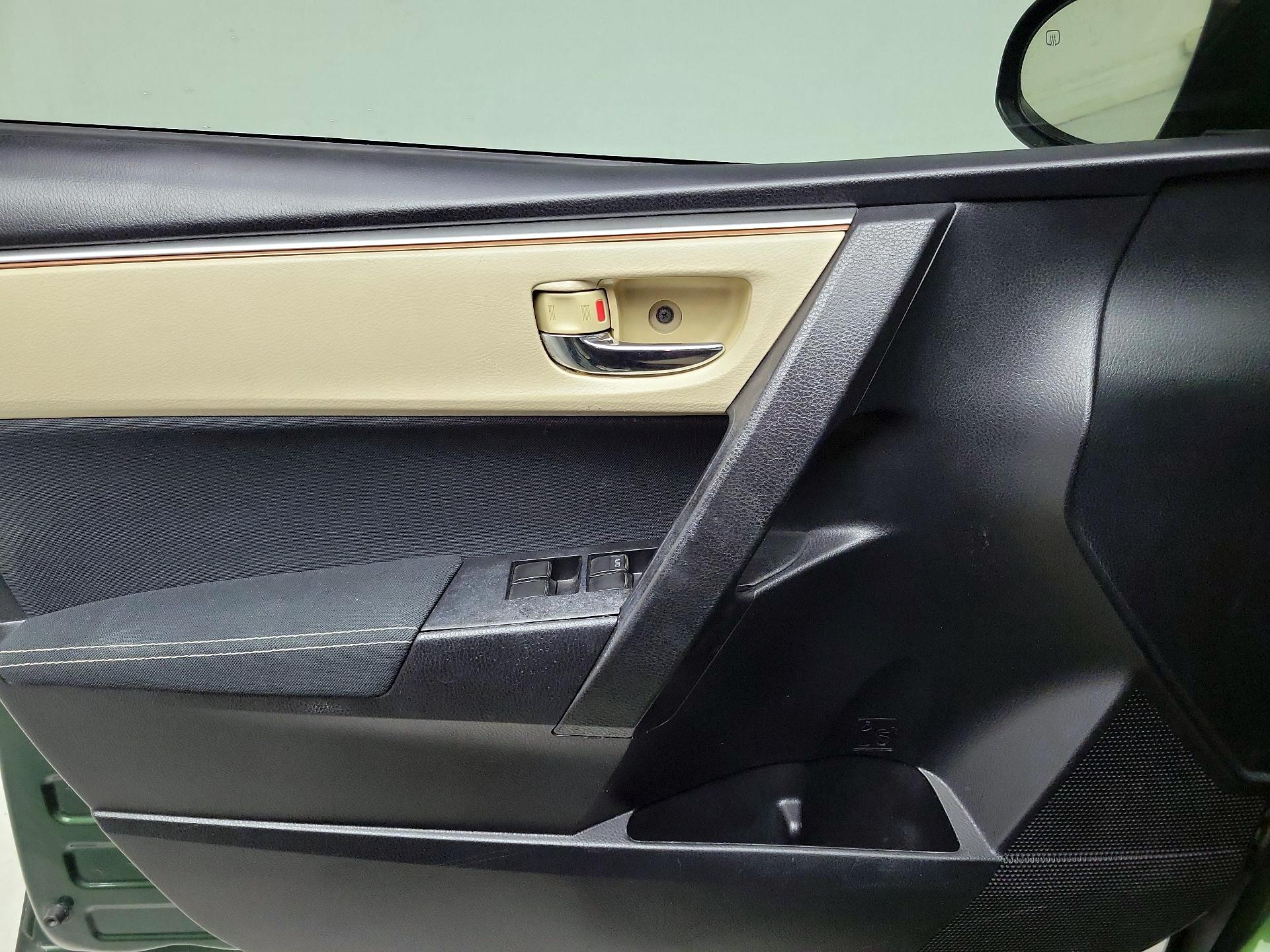 Thumbnail: 2014 Toyota Corolla - 12