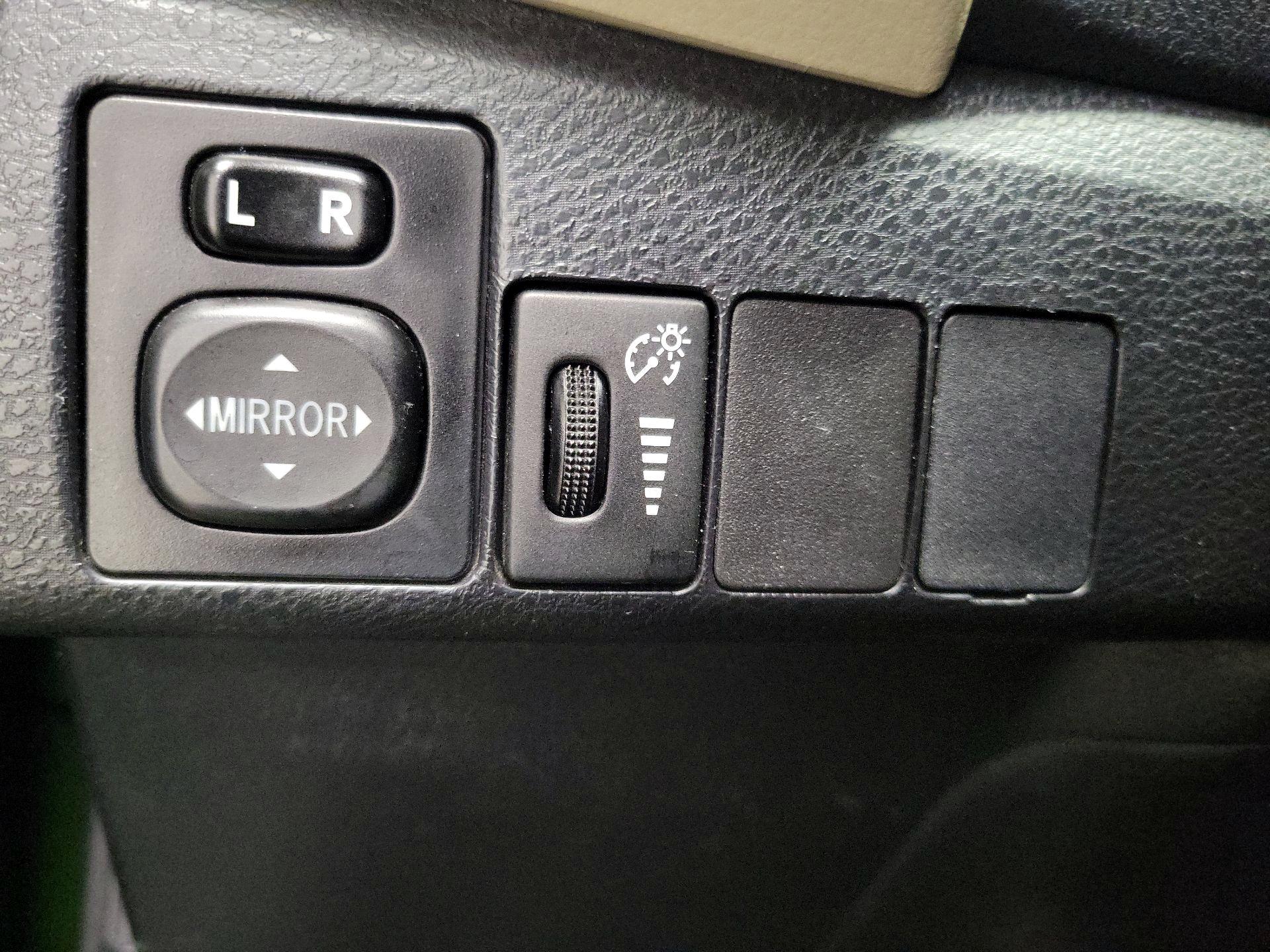 Thumbnail: 2014 Toyota Corolla - 13