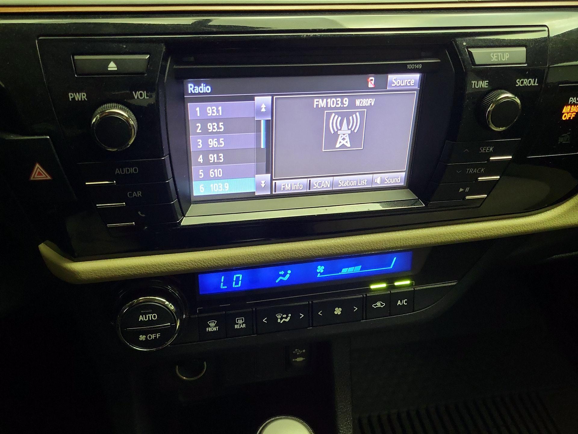 Thumbnail: 2014 Toyota Corolla - 15